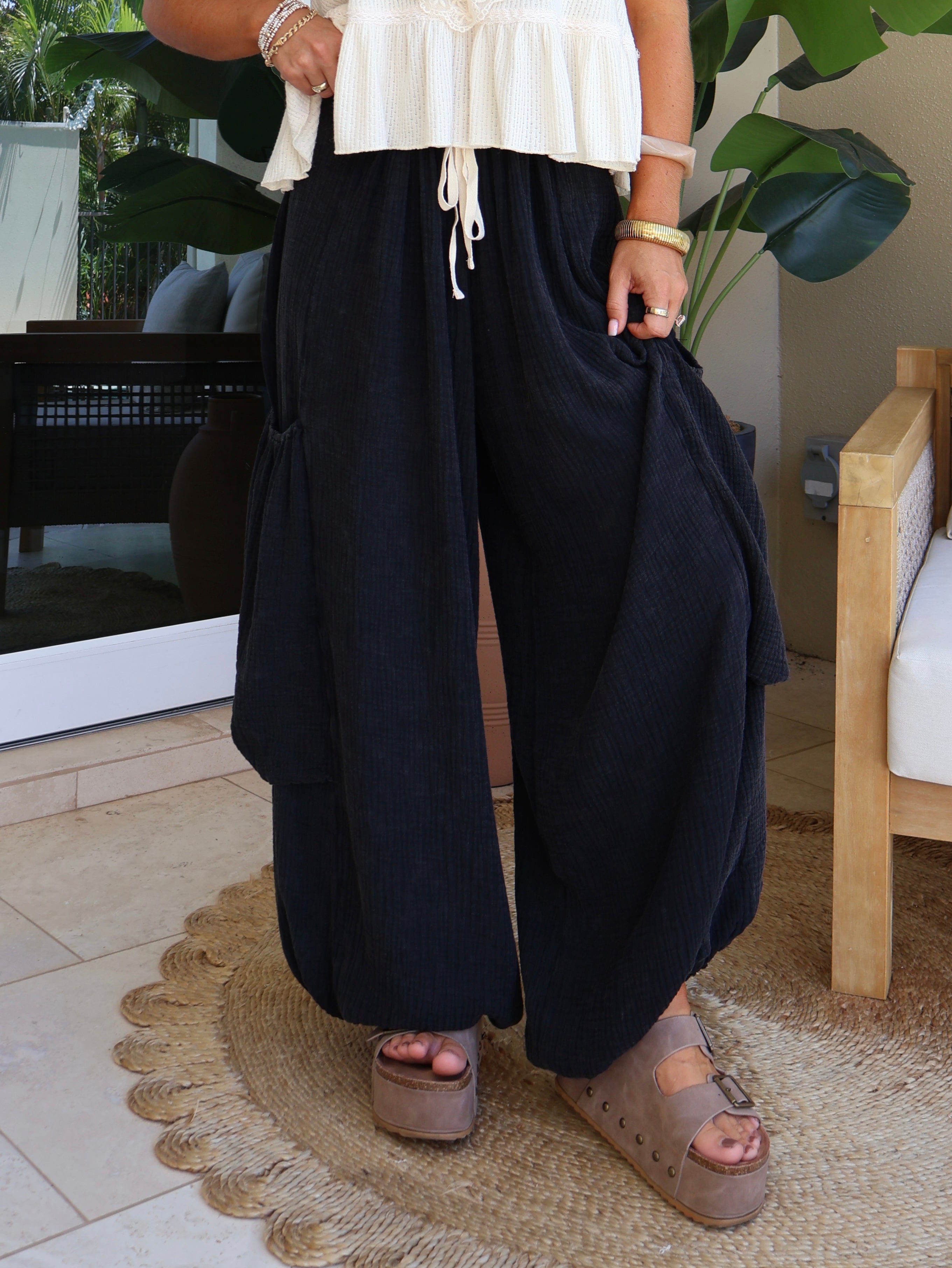 Easy Street Barrel Joggers Black