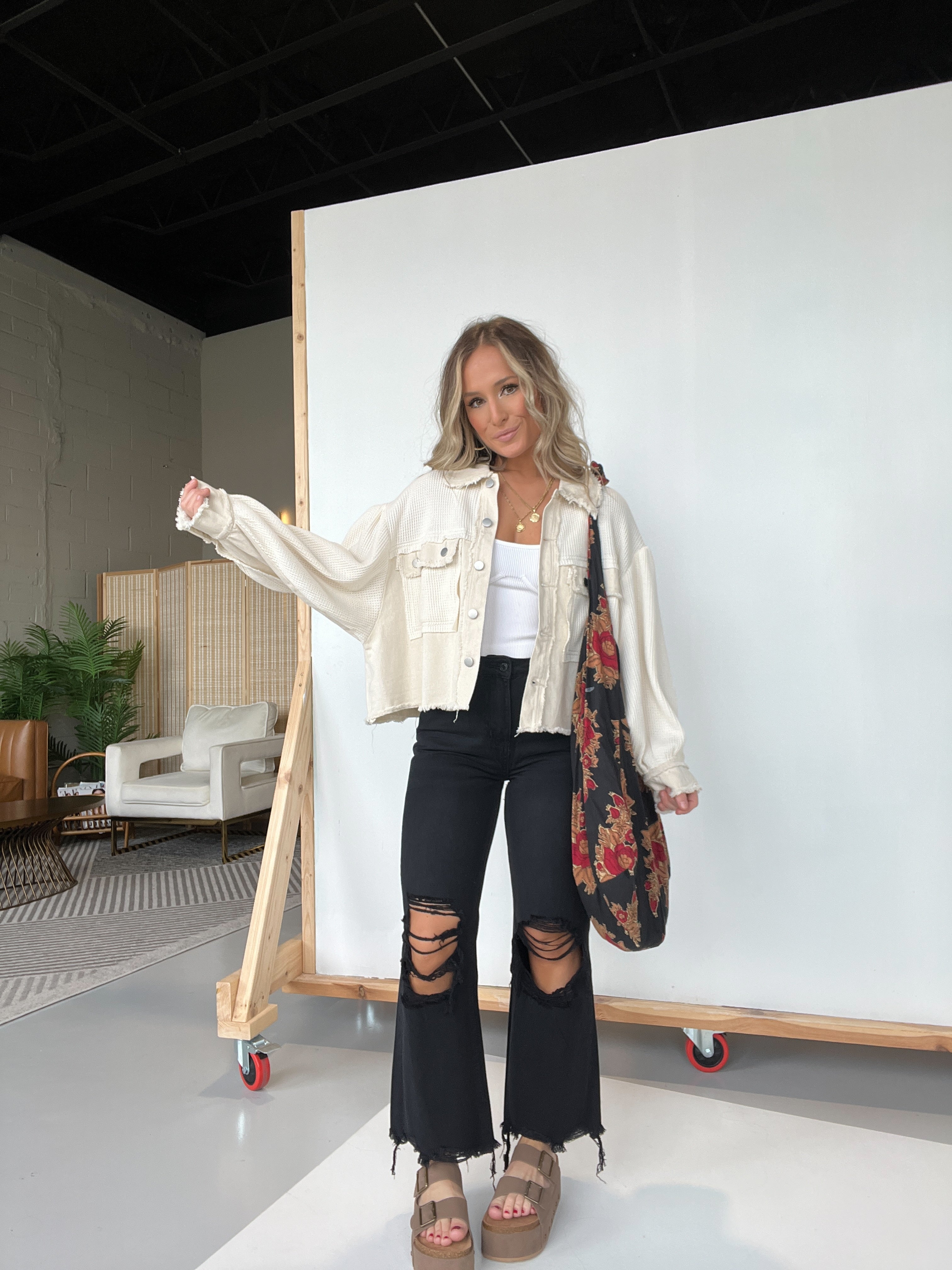 Distressed Cropped Jeans Black