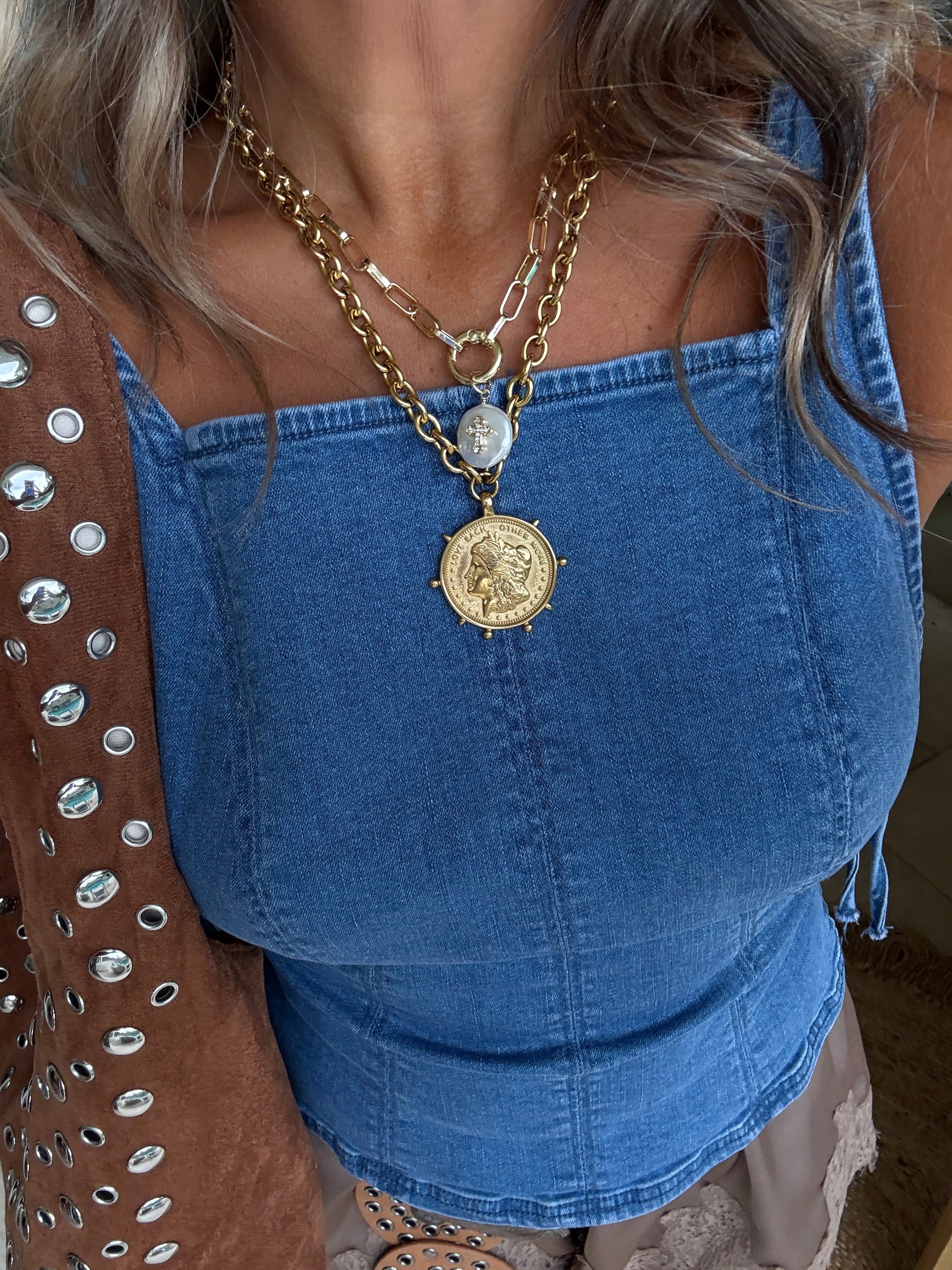 Gabriella Pearl Cross Necklace Gold
