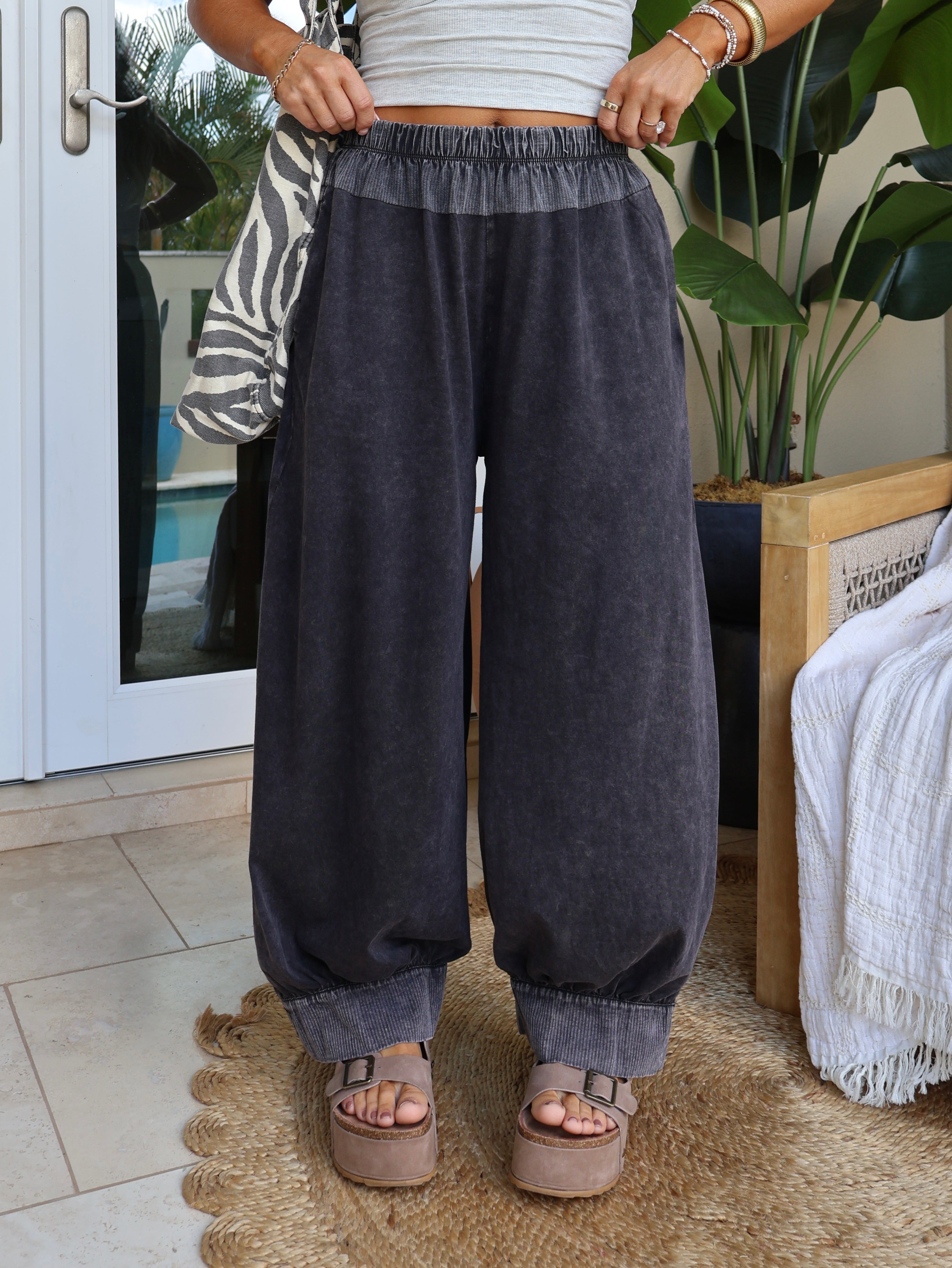 Be My Baby Barrel Joggers Black