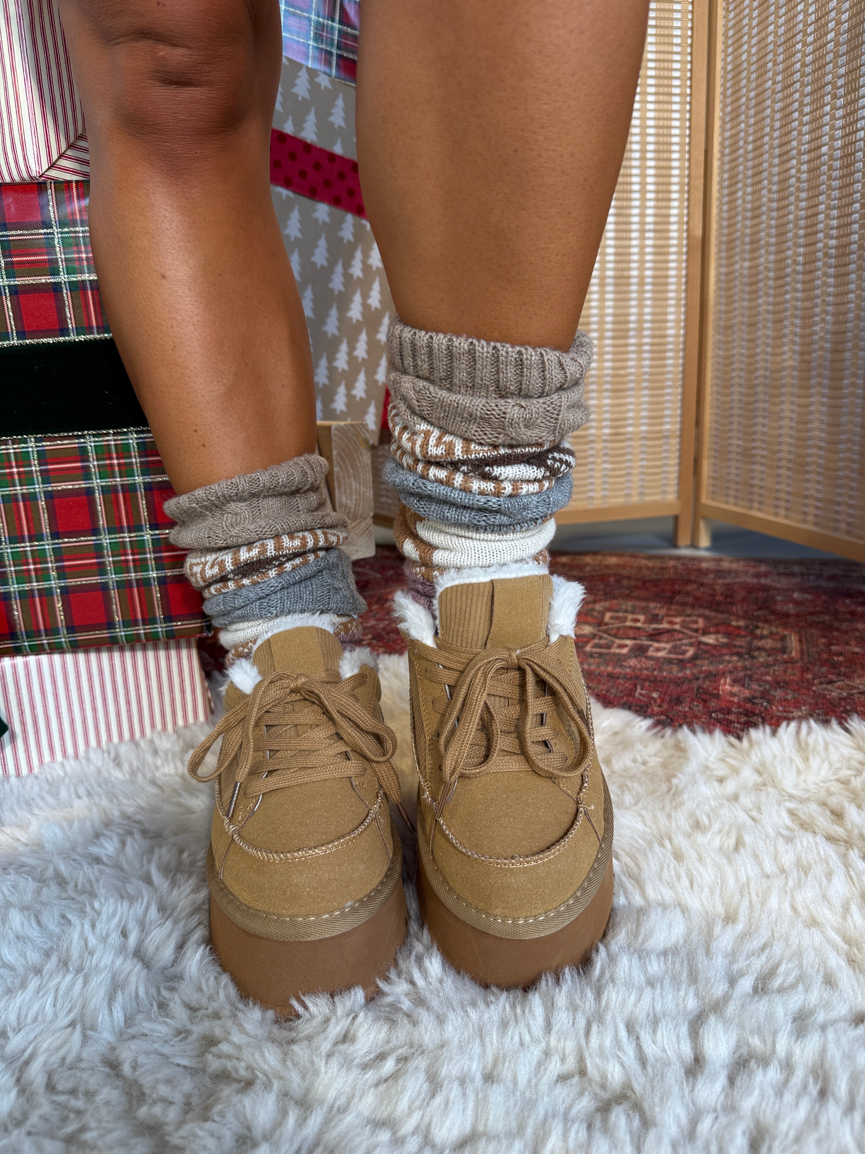 Nordic Snowflake Leg Warmers Taupe