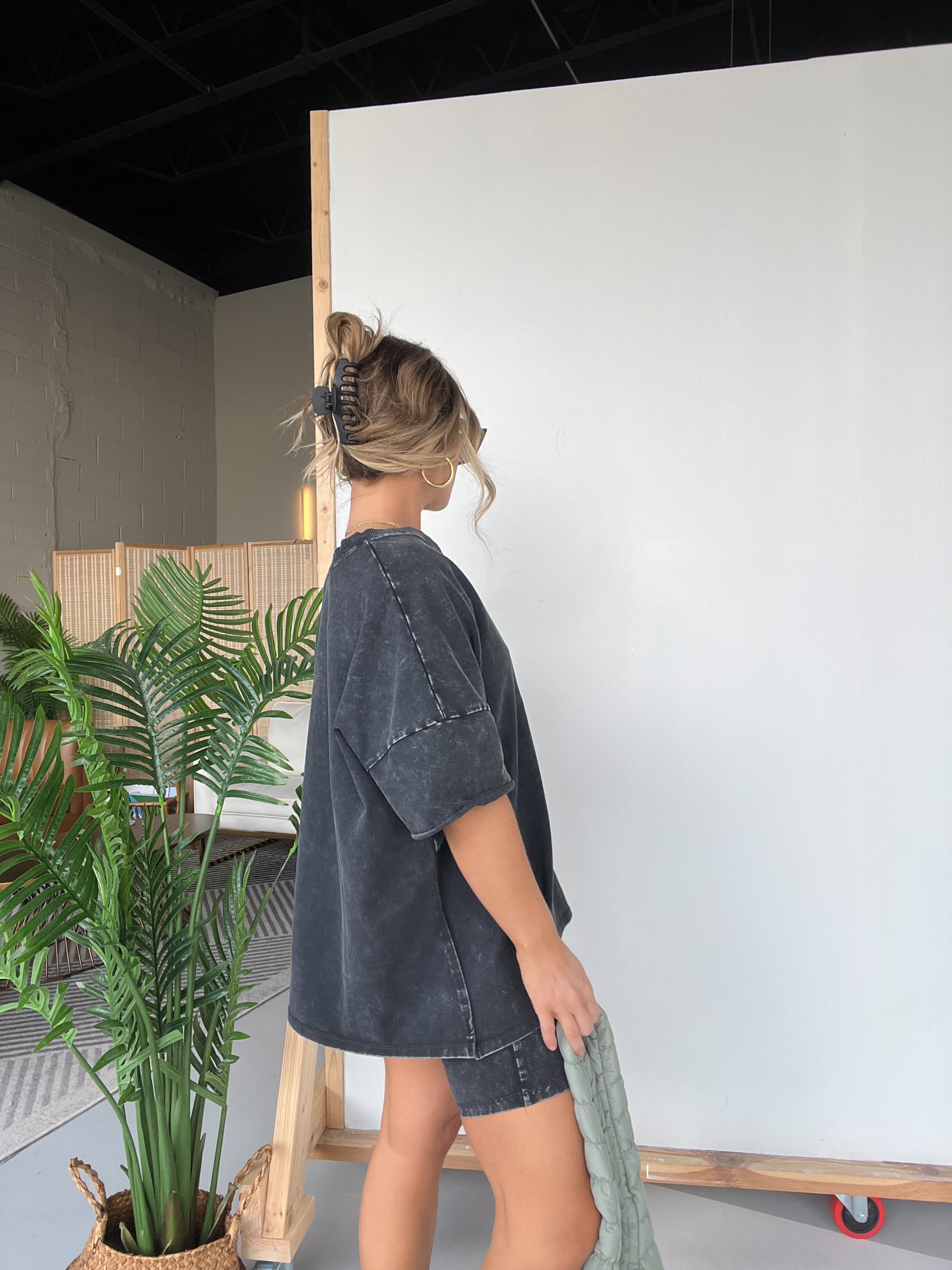 Saturday Market Mineral Washed Top Navy