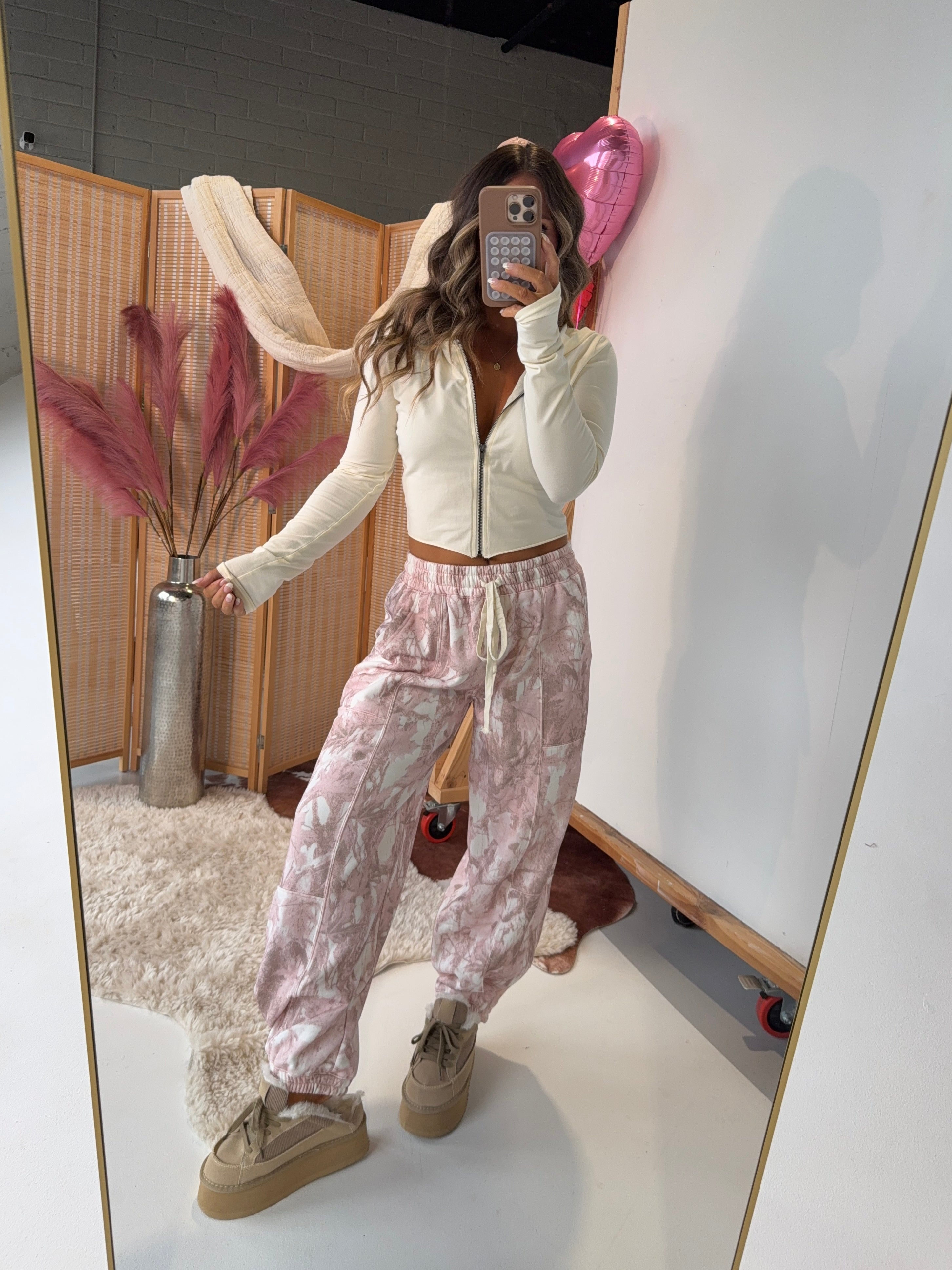 Winter Woods Barrel Sweatpants Pink Camo