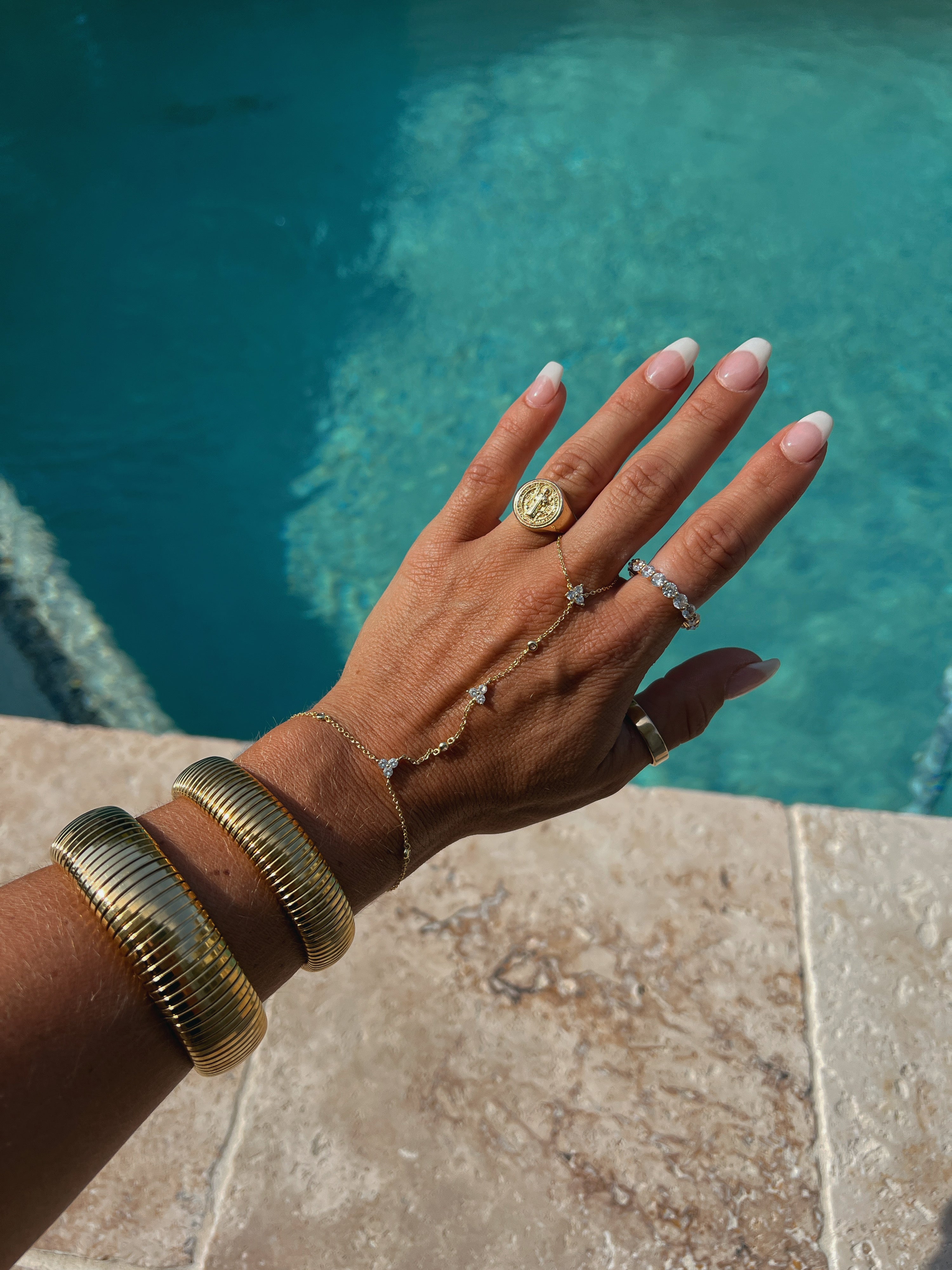 Kira Hand Chain Bracelet Gold