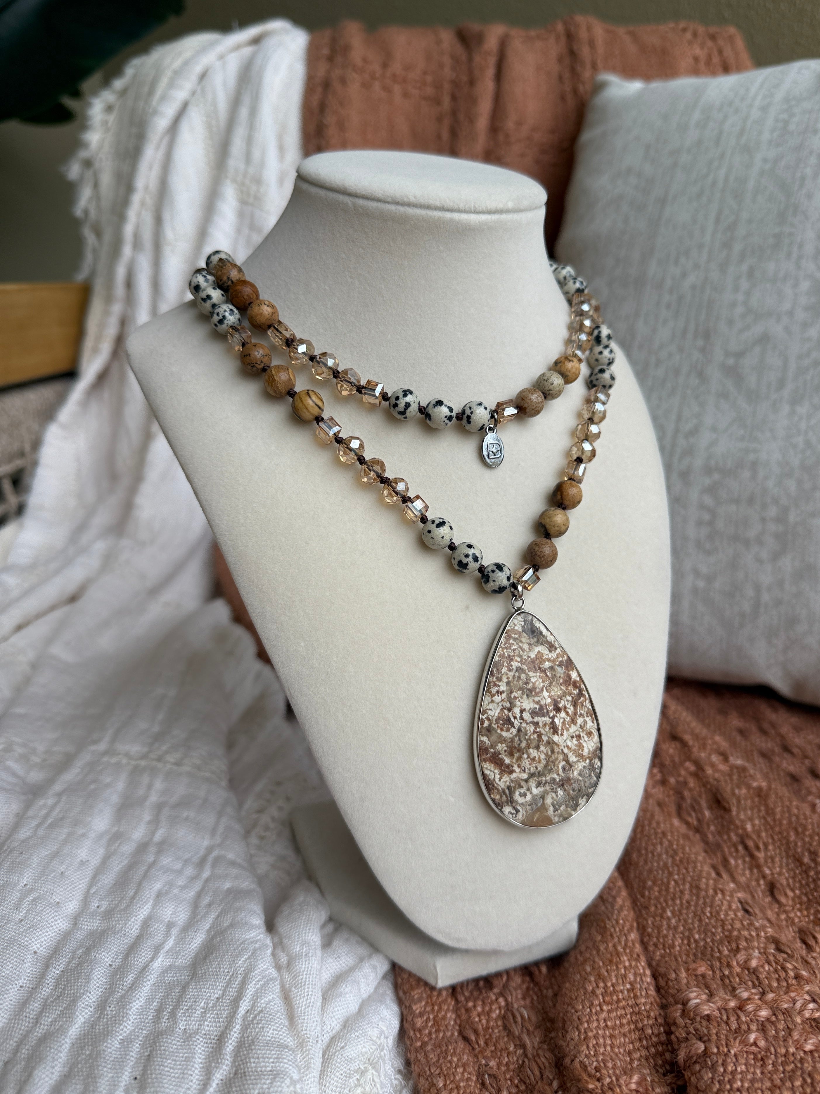 Paige Stone Necklace Beige
