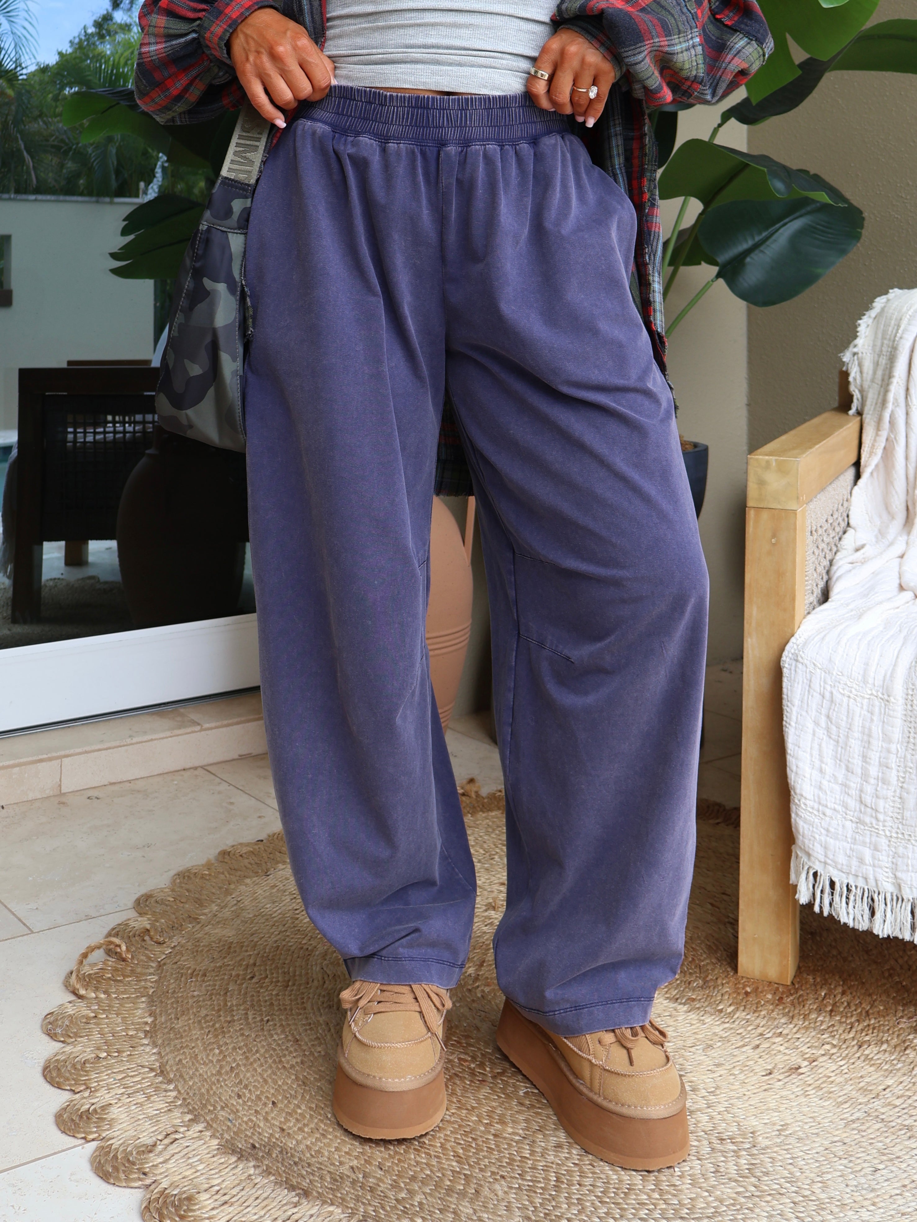 Lena Barrel Sweatpants Midnight