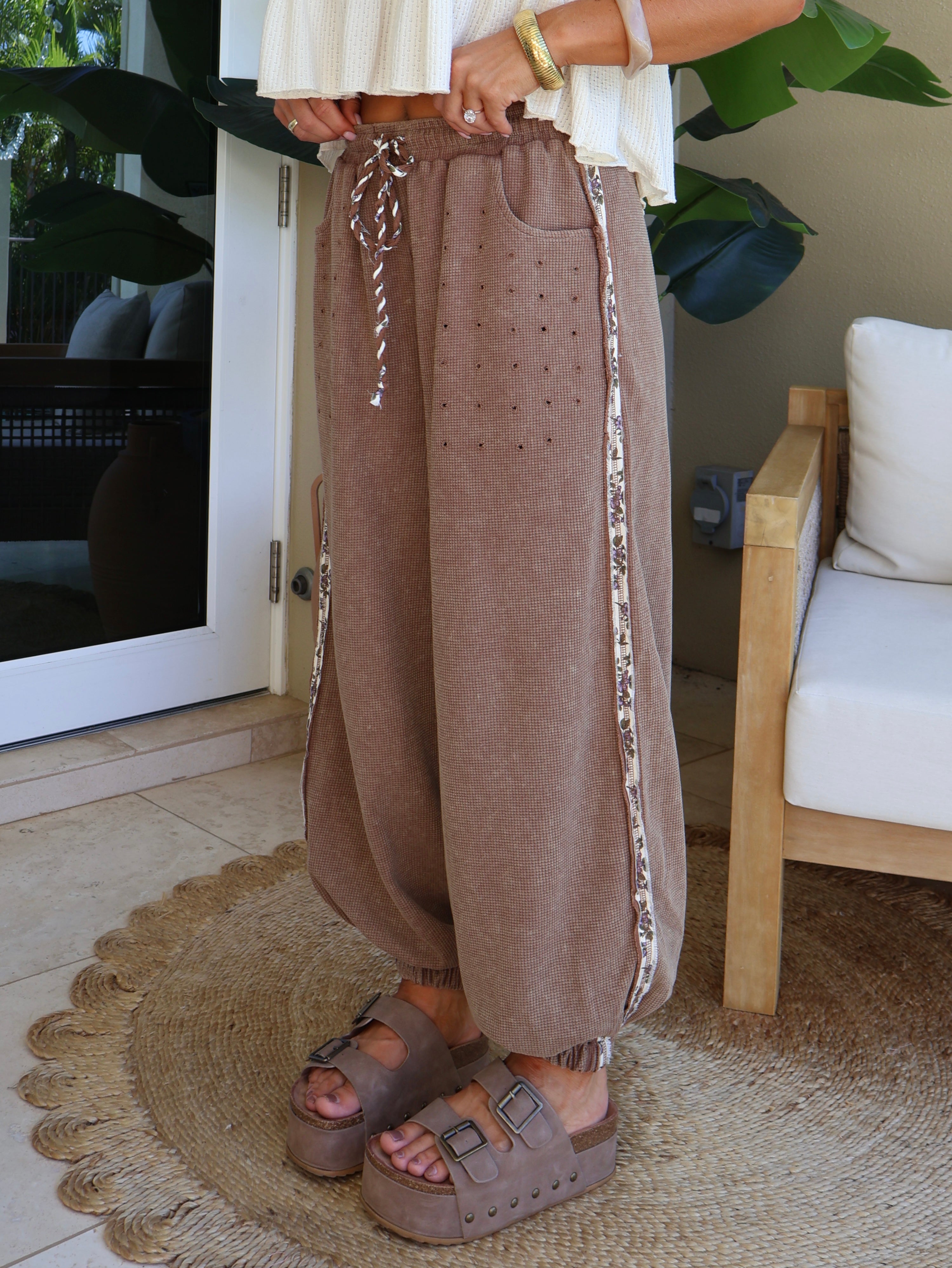 Willow Lane Distressed Joggers Chocolate