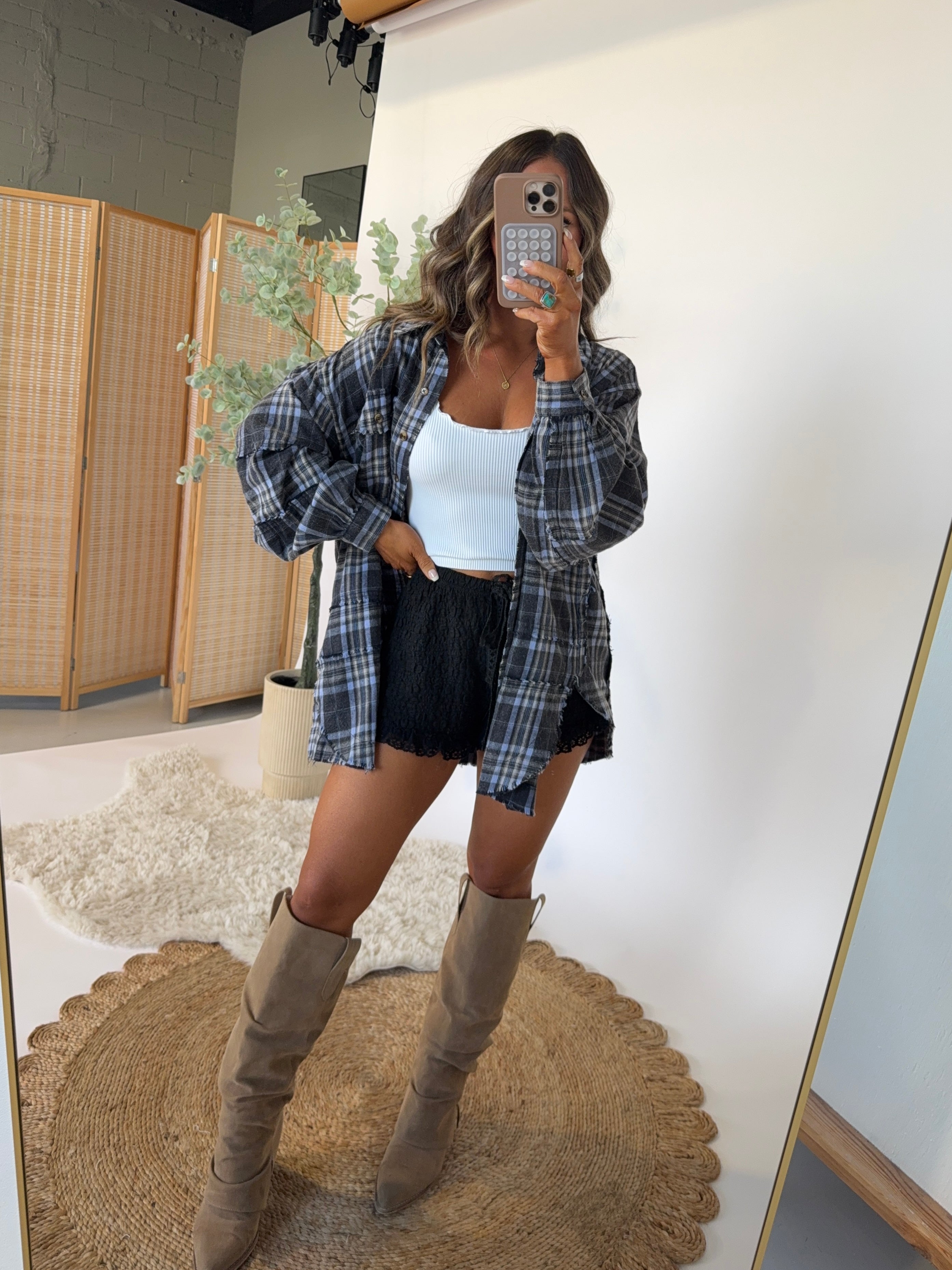 Maribel Knit Lace Shorts Black