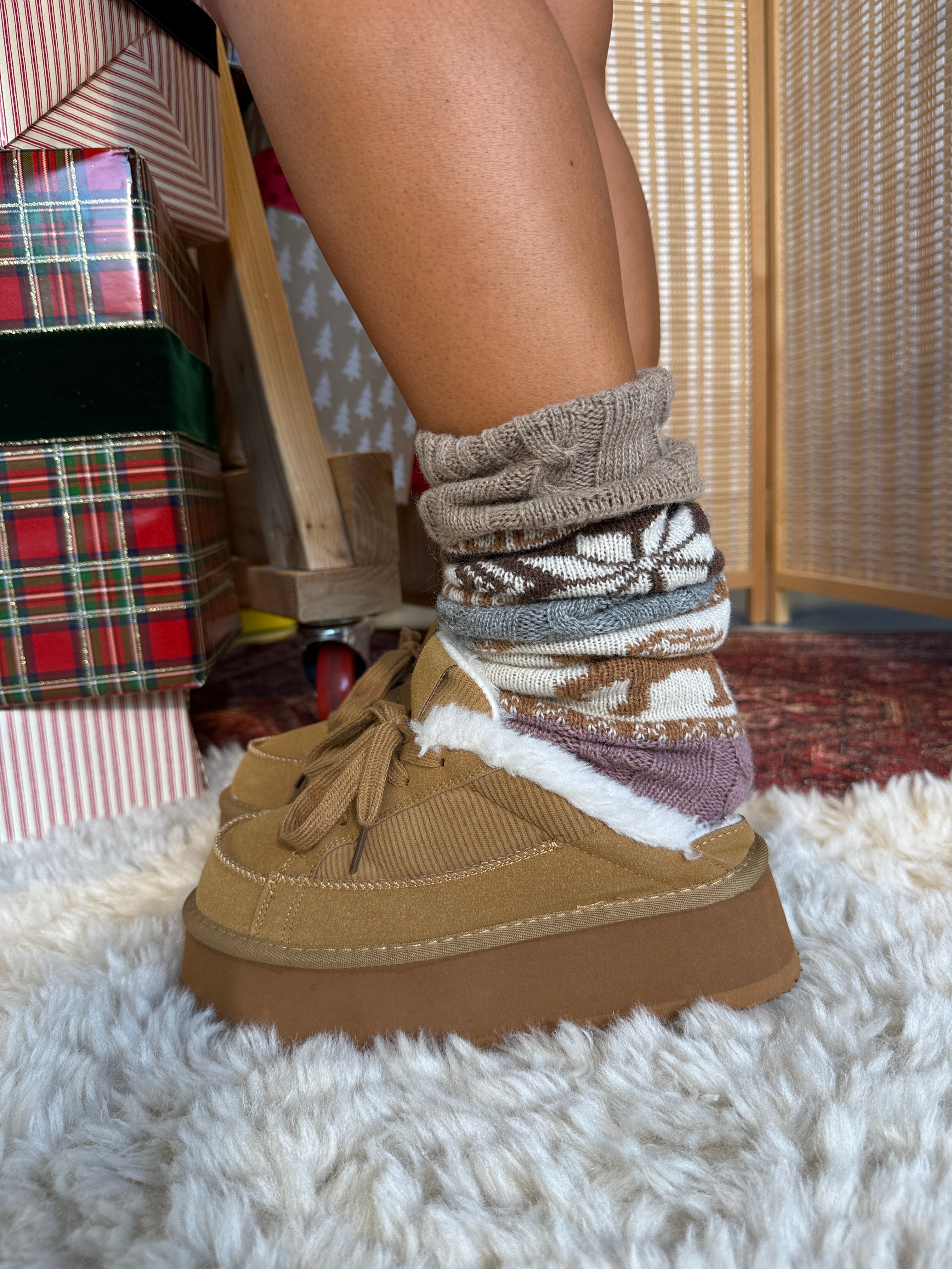 Nordic Snowflake Leg Warmers Taupe