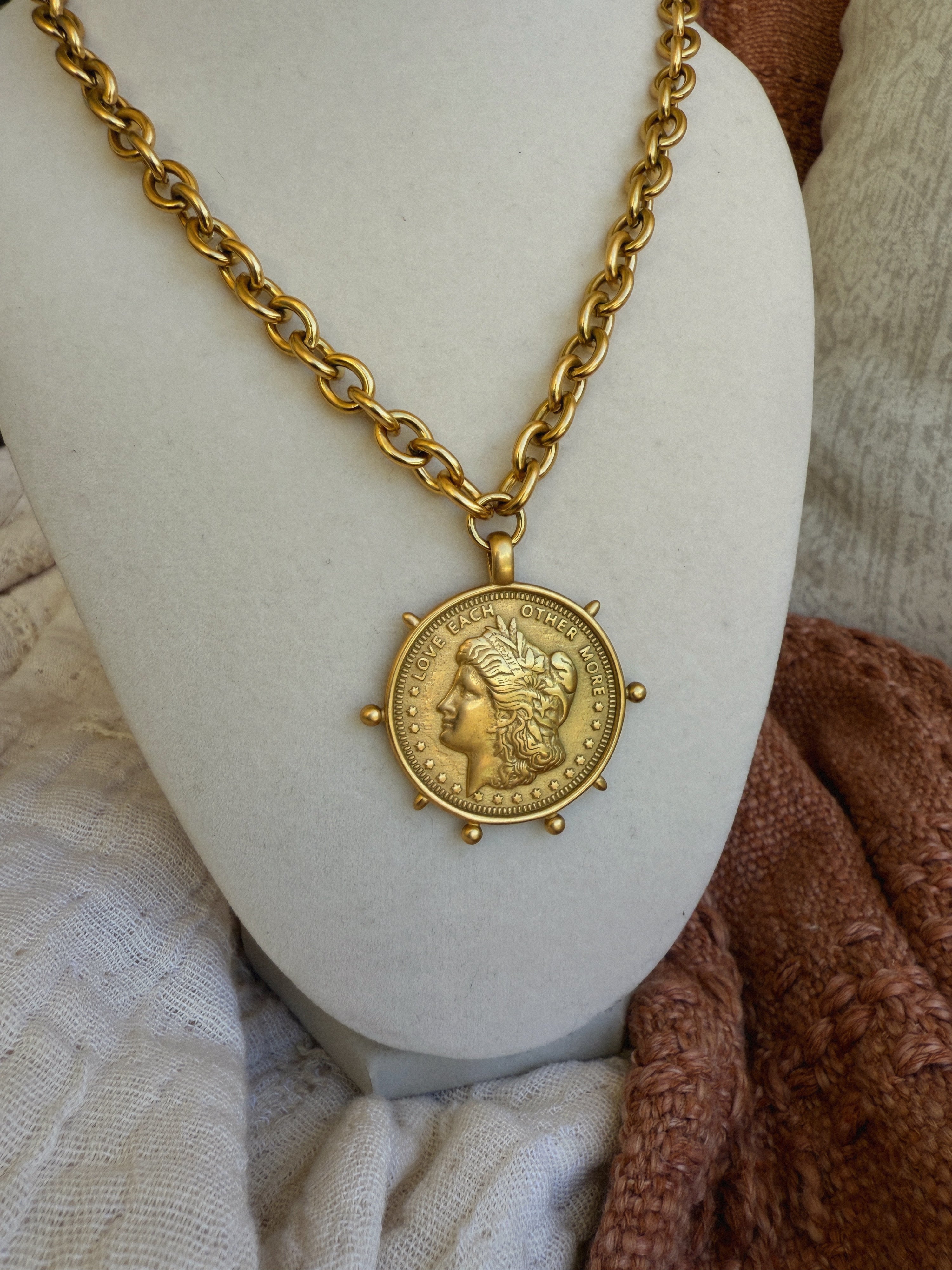 Cora Coin Necklace Gold