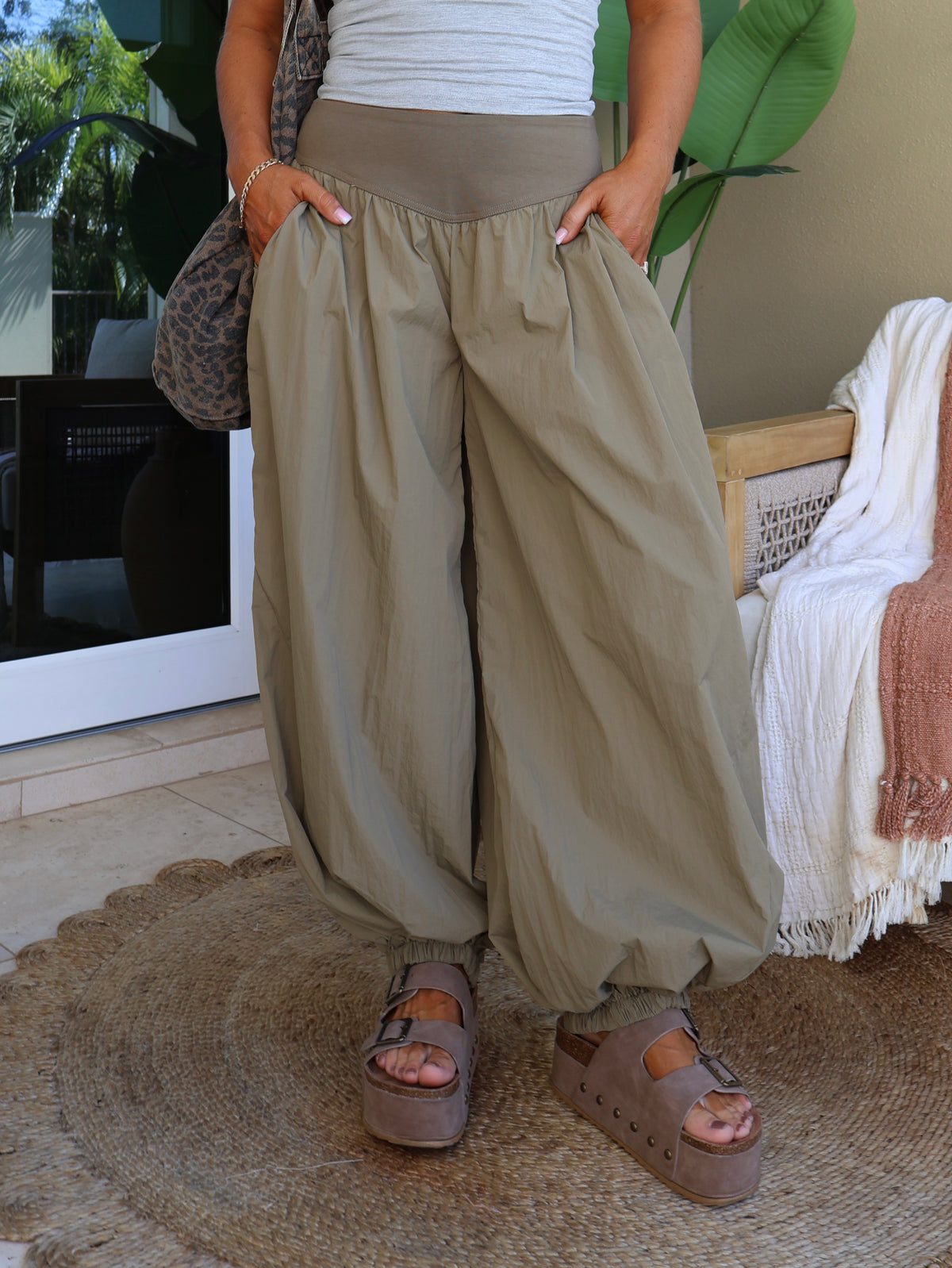 Romi Parachute Joggers Olive