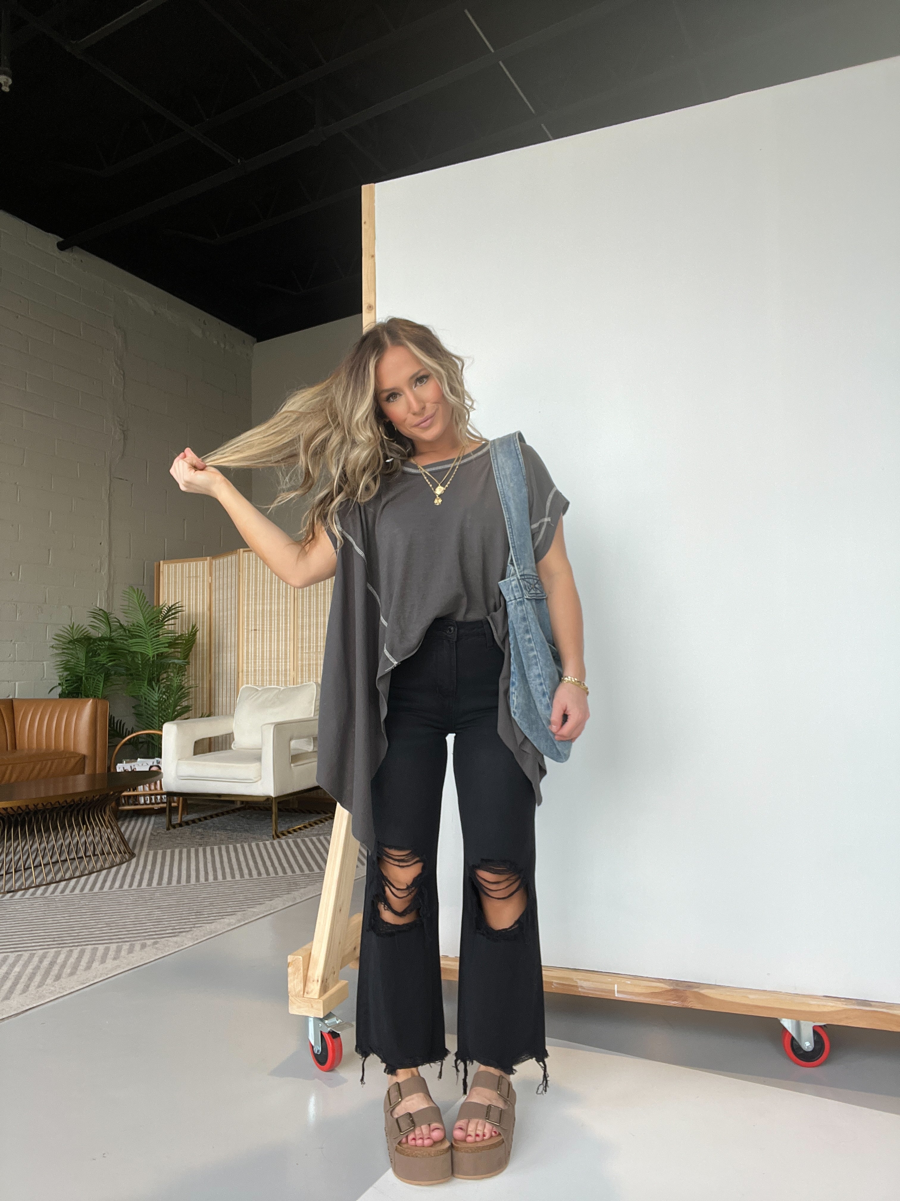 Distressed Cropped Jeans Black