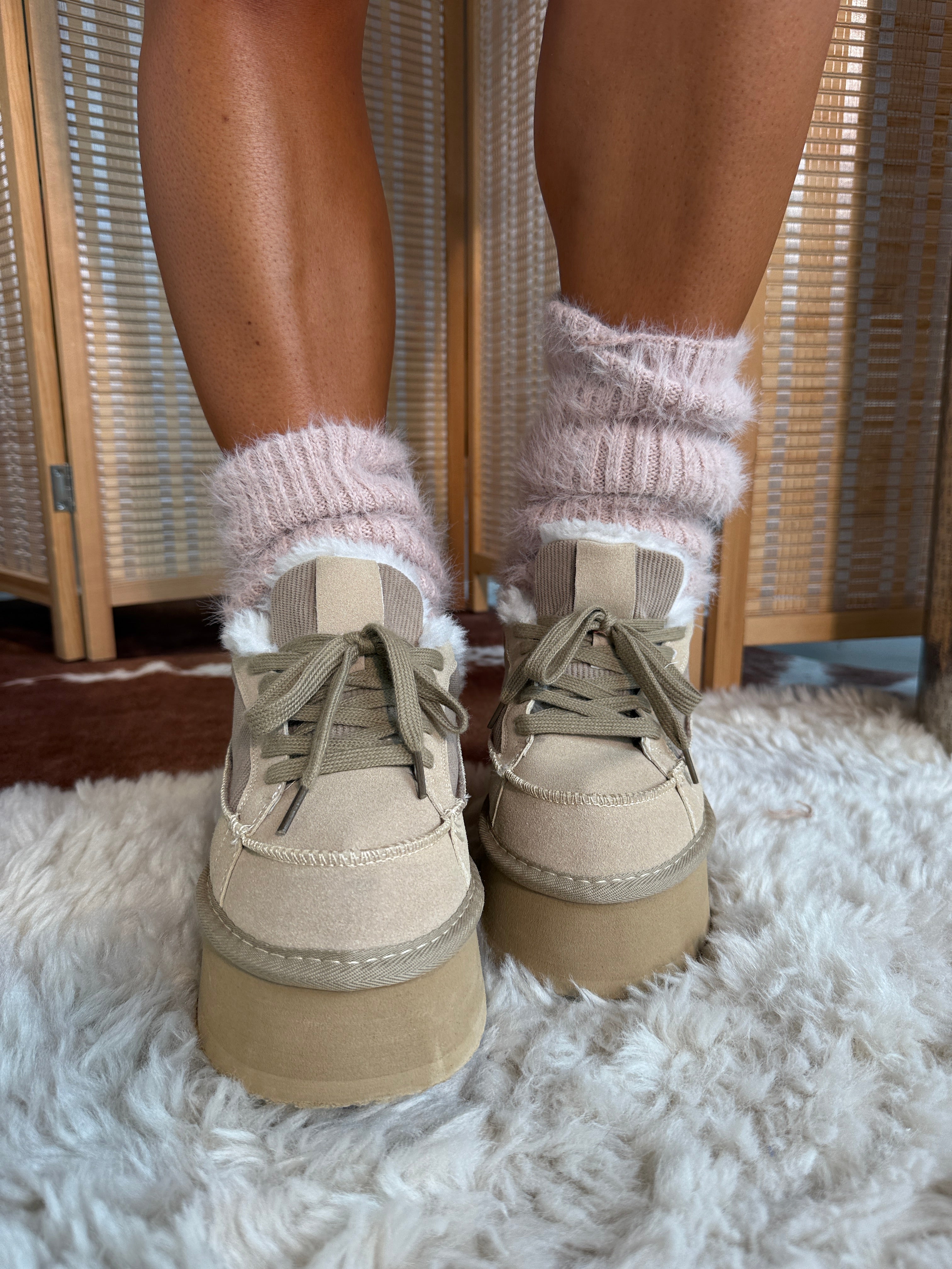 Eyelash Leg Warmers Blush