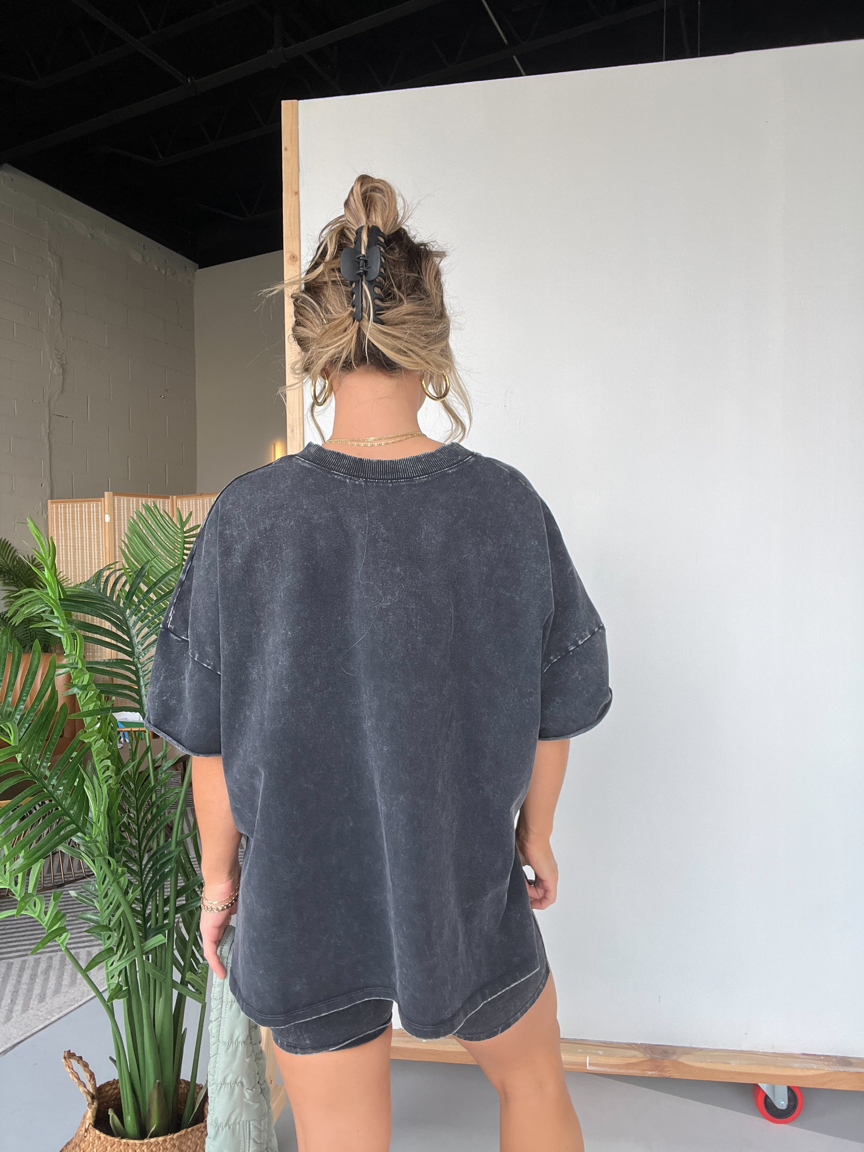 Saturday Market Mineral Washed Top Navy