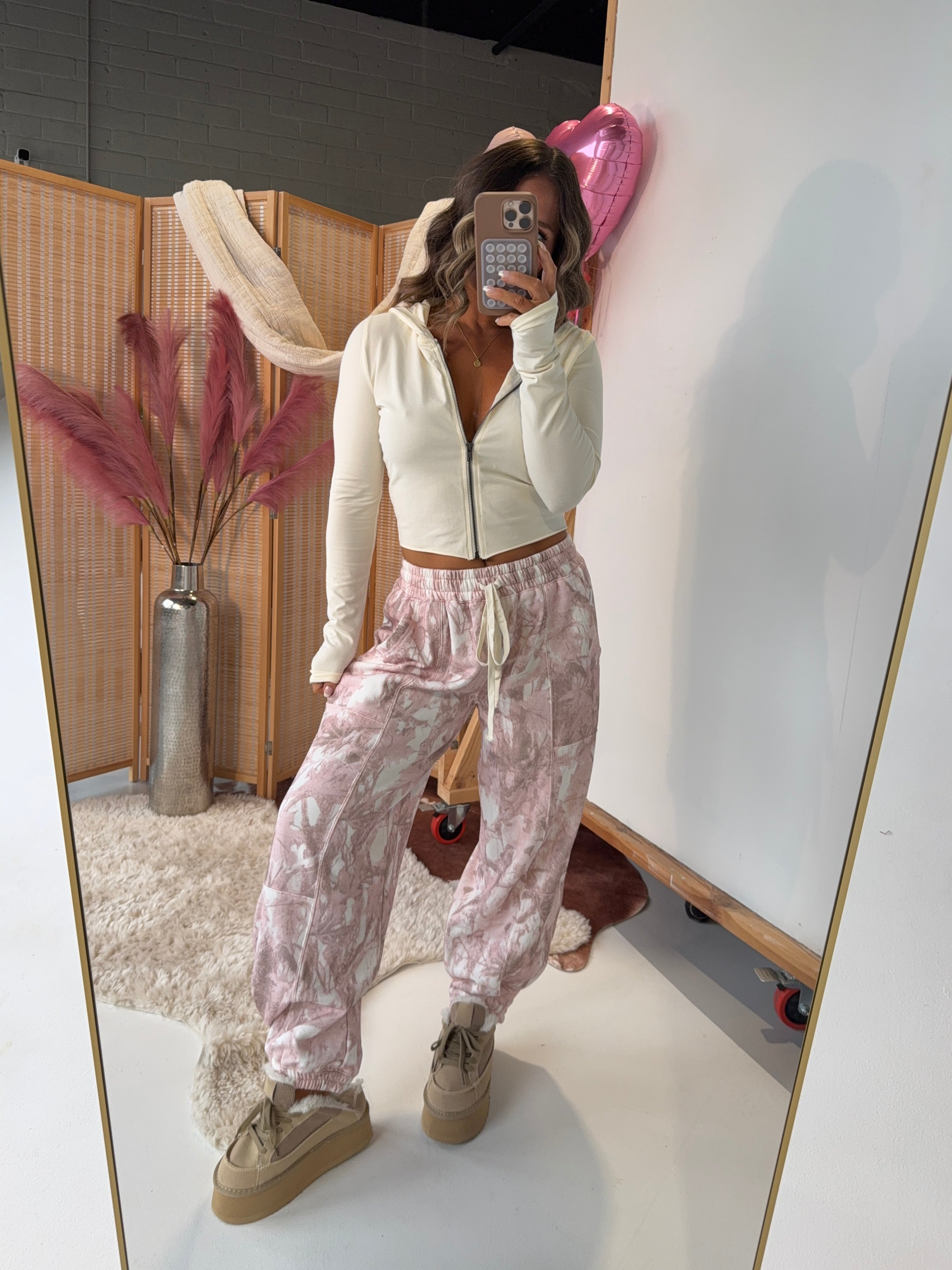 Winter Woods Barrel Sweatpants Pink Camo
