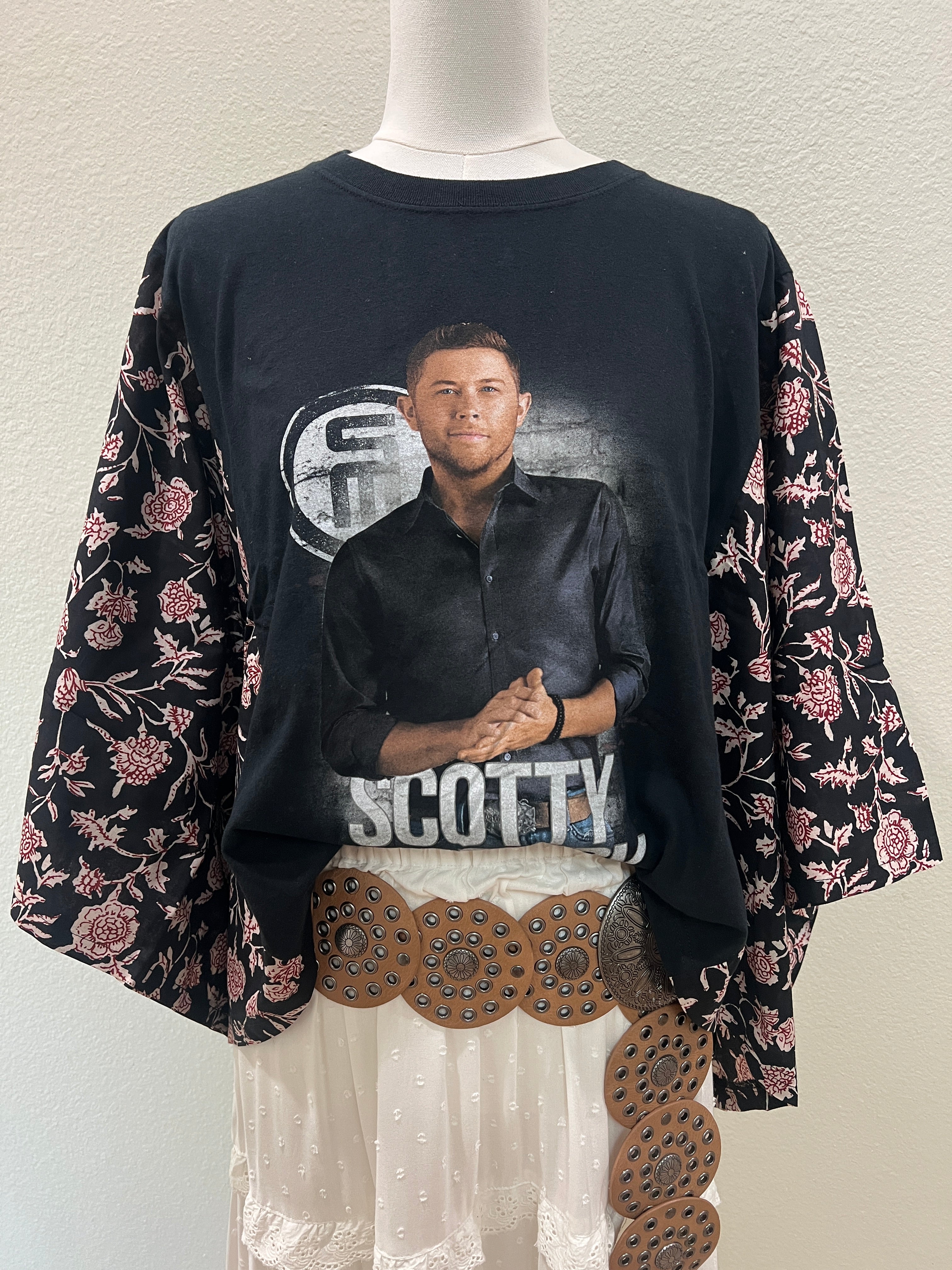 Scotty McCreery Mix & Match Tee Black Floral