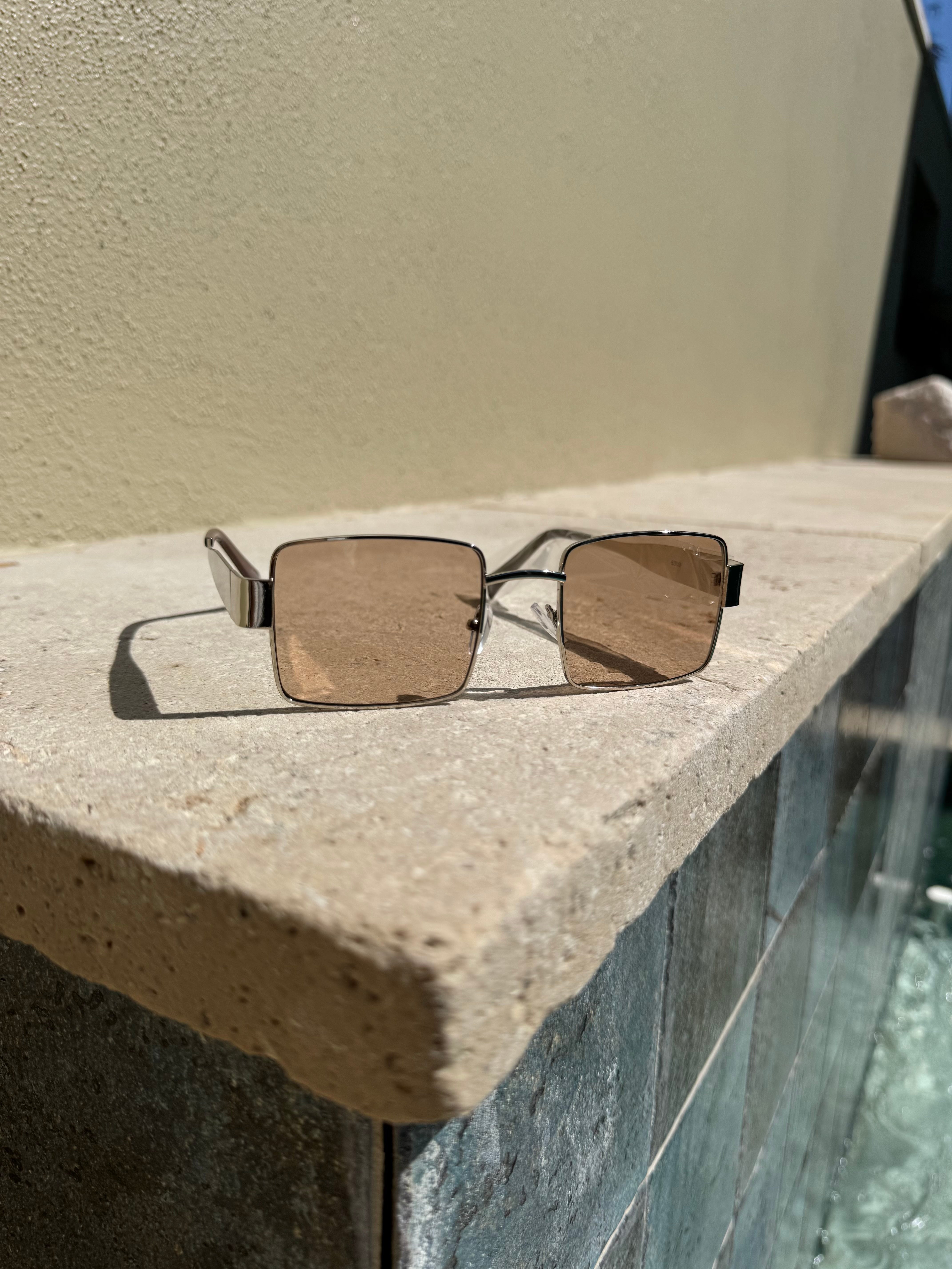 Y2K Girl Wire Box Sunnies