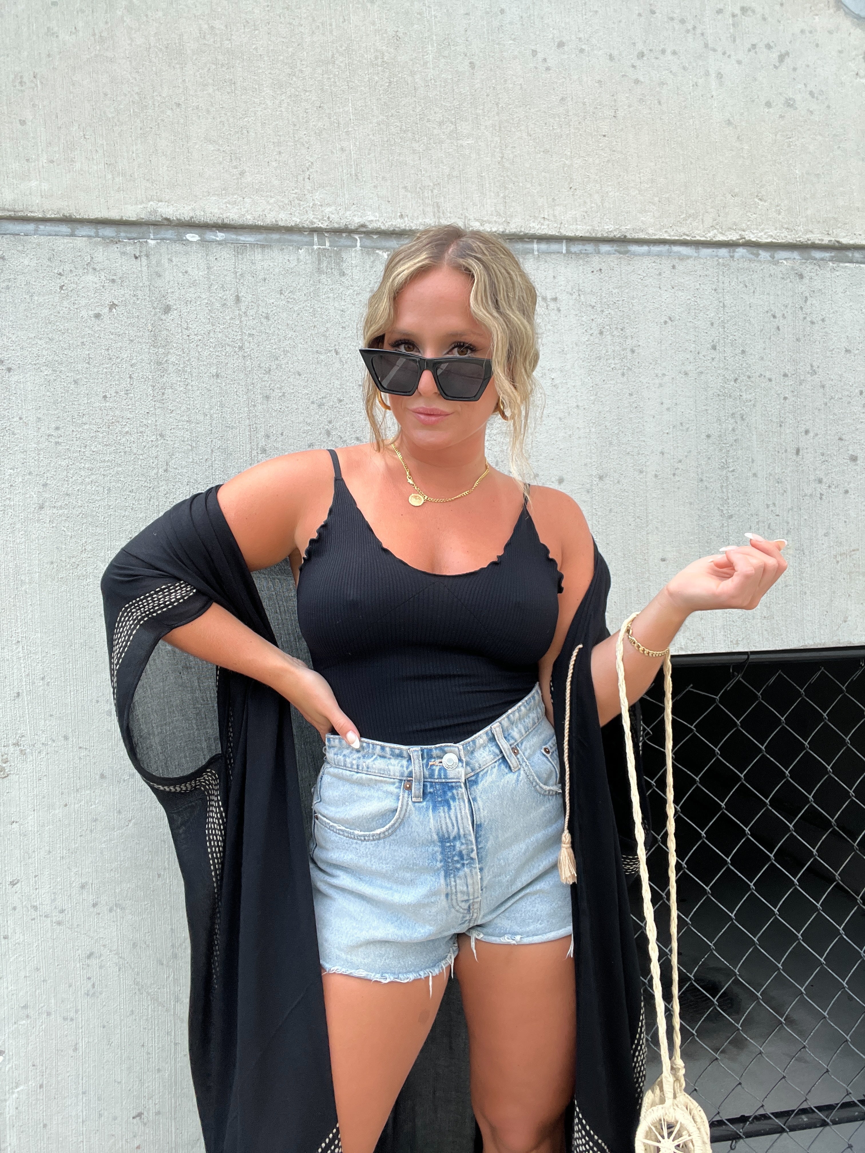 RUFFLE ME UP BLACK TANK