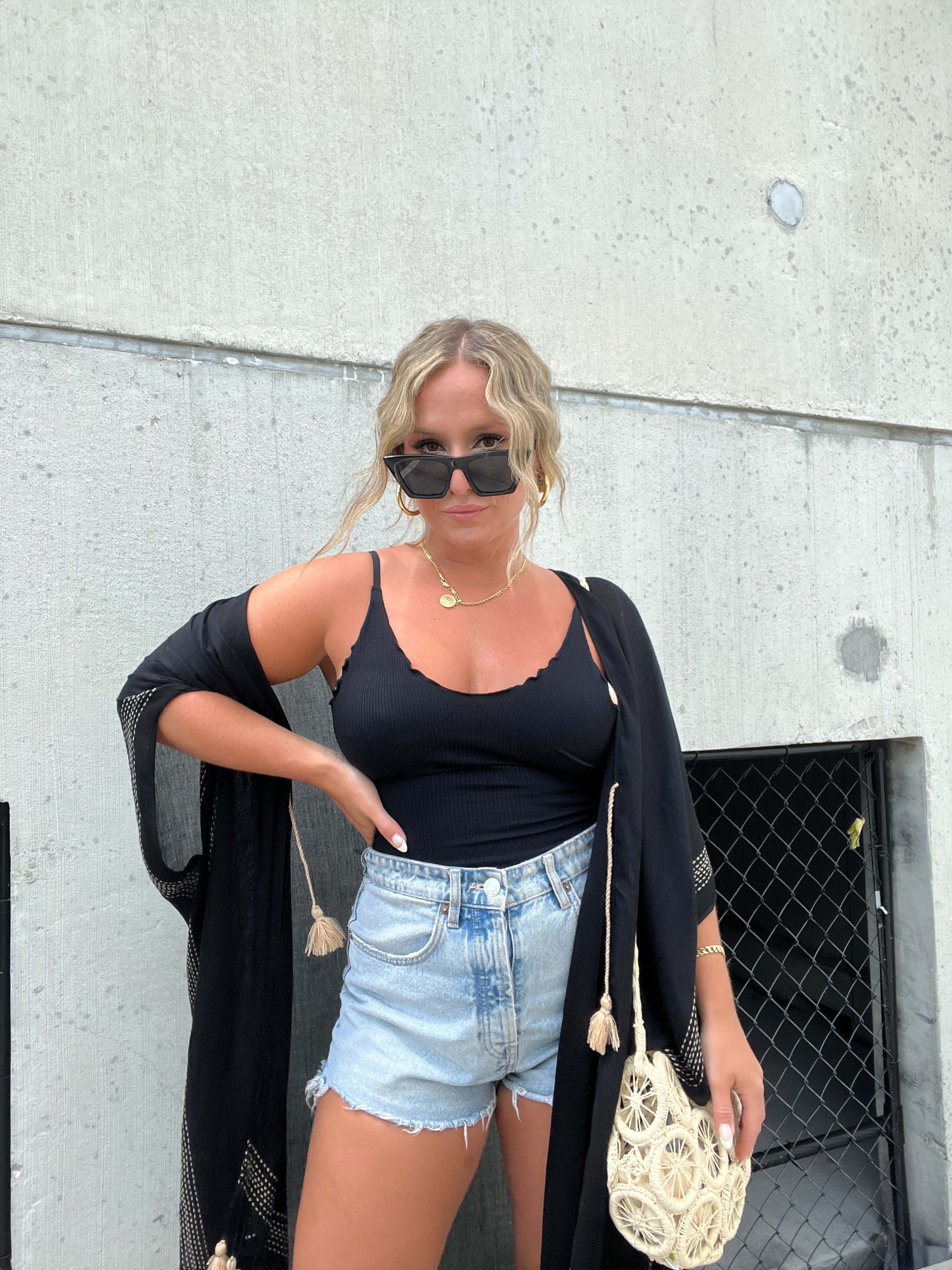 RUFFLE ME UP BLACK TANK