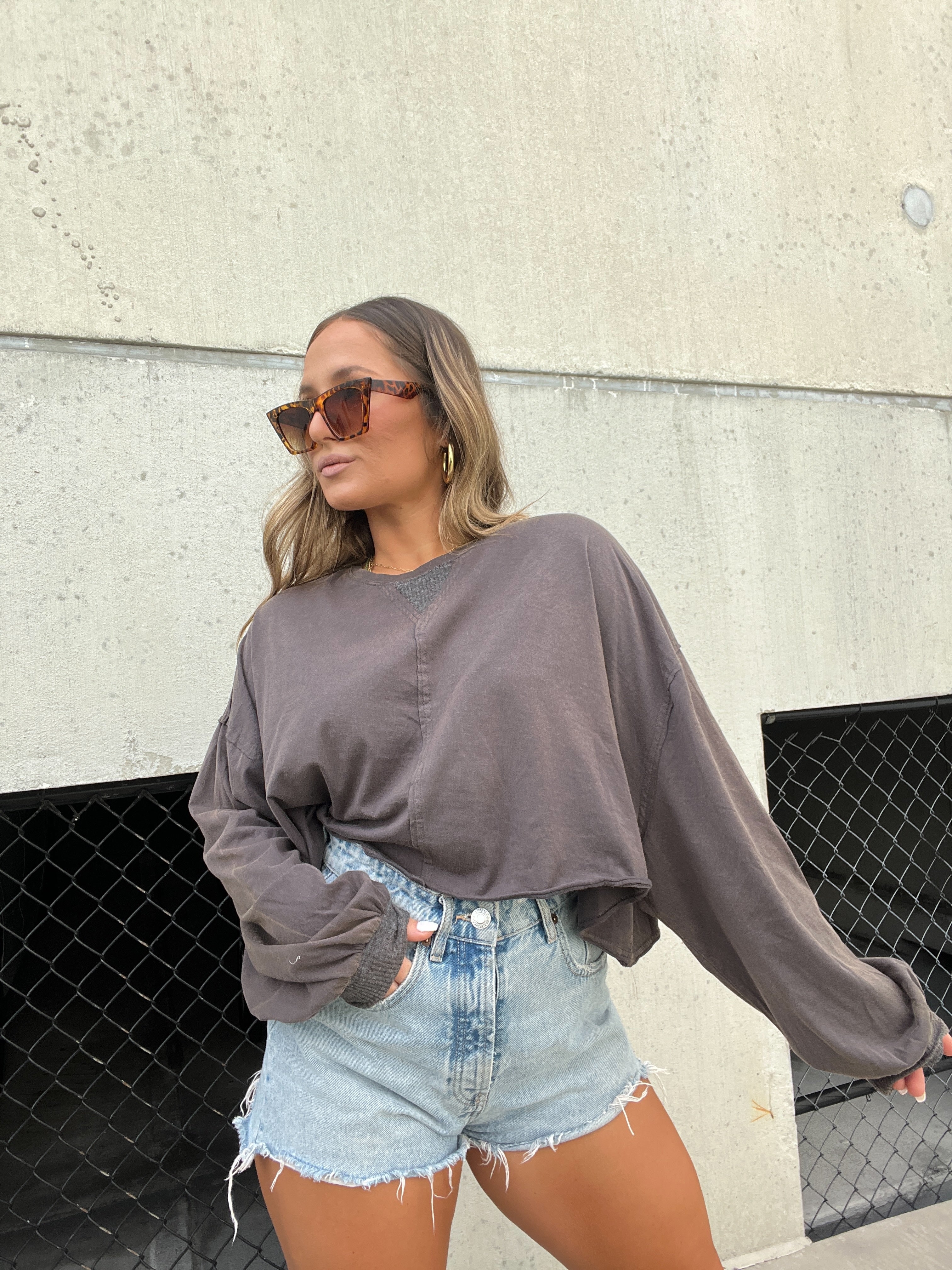 SYDNI OVERSIZED TOP DEEP CHARCOAL