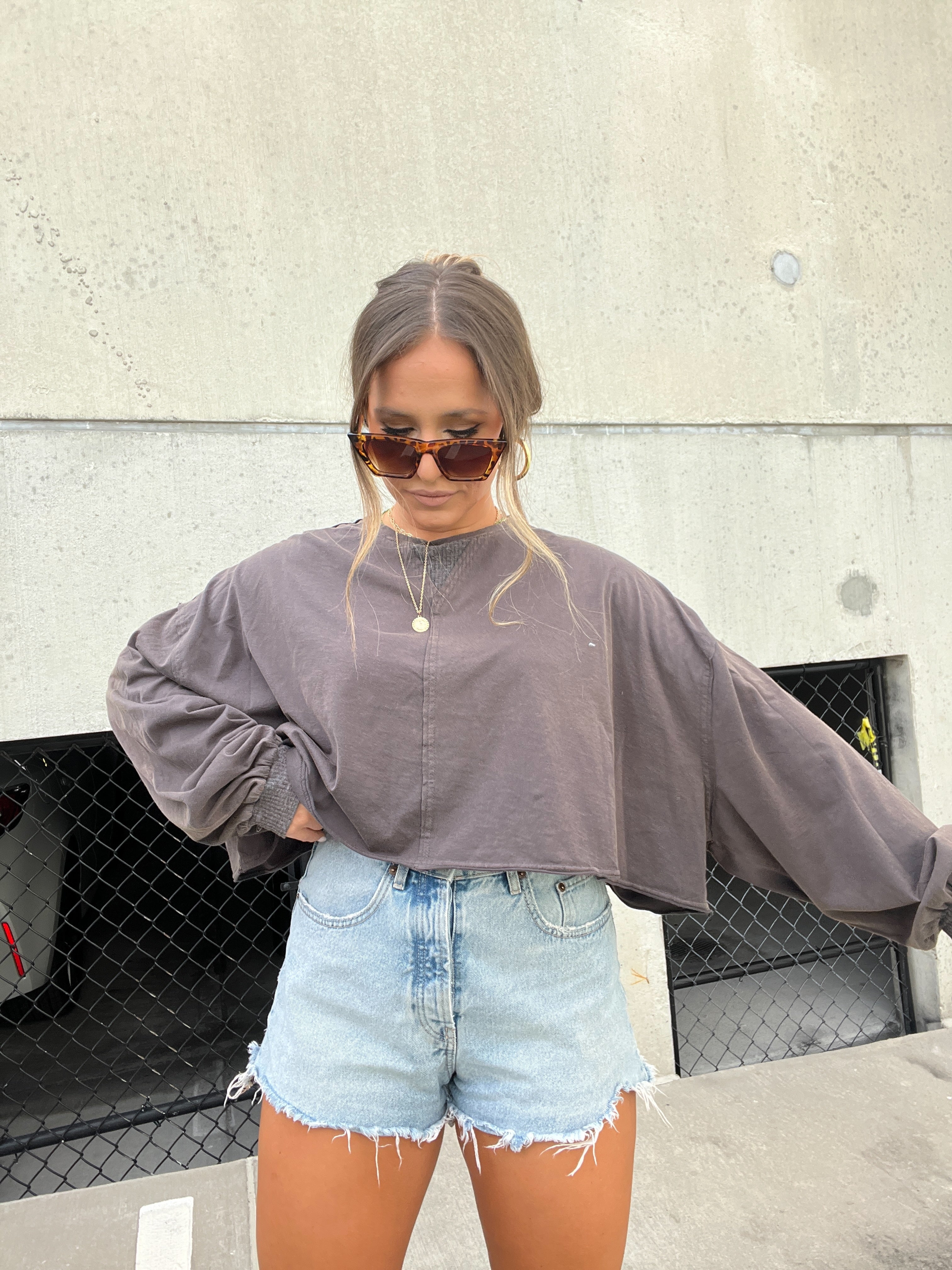 SYDNI OVERSIZED TOP DEEP CHARCOAL