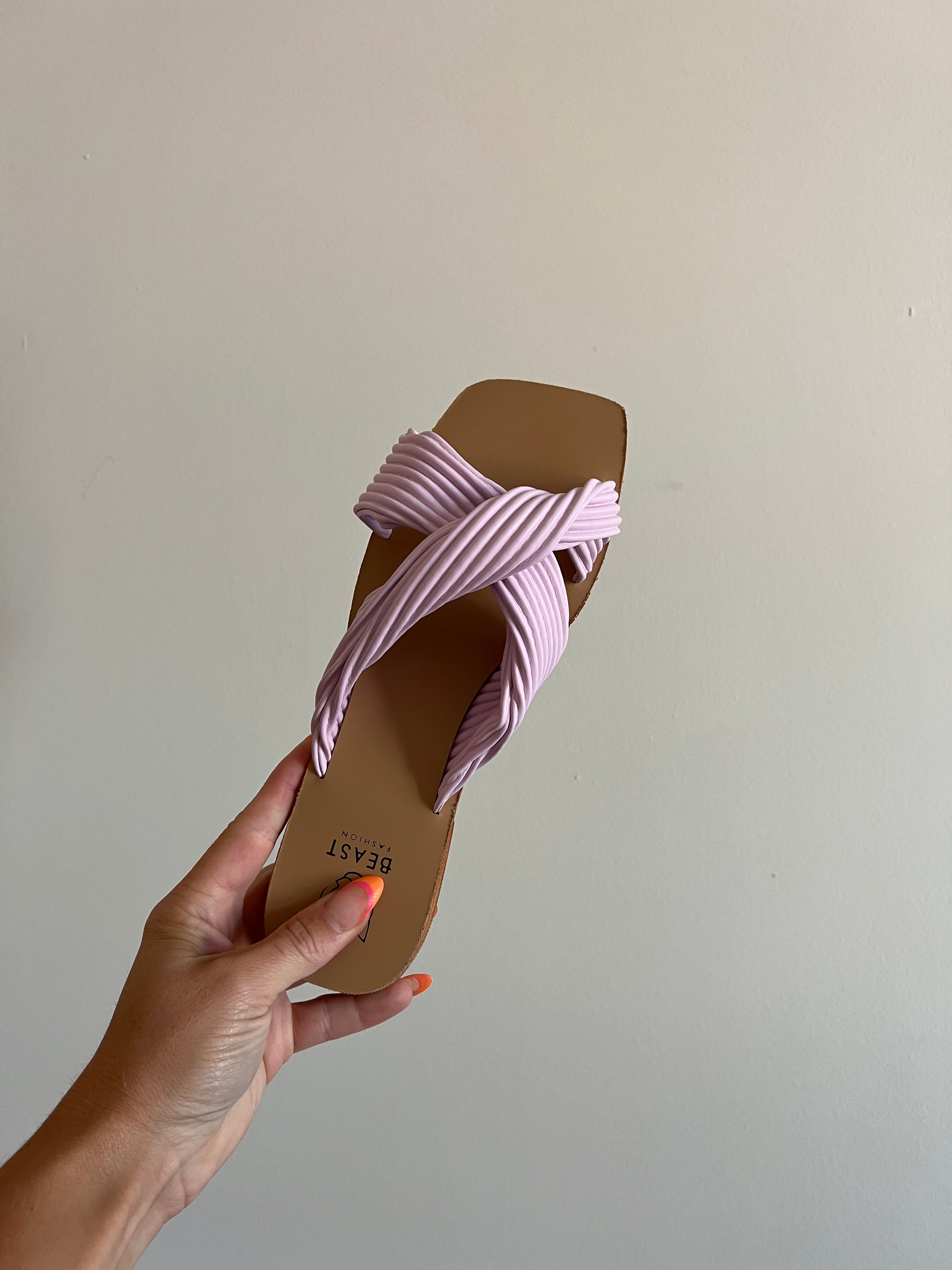 LANA TWIST TIE SLIDES PERI PINK