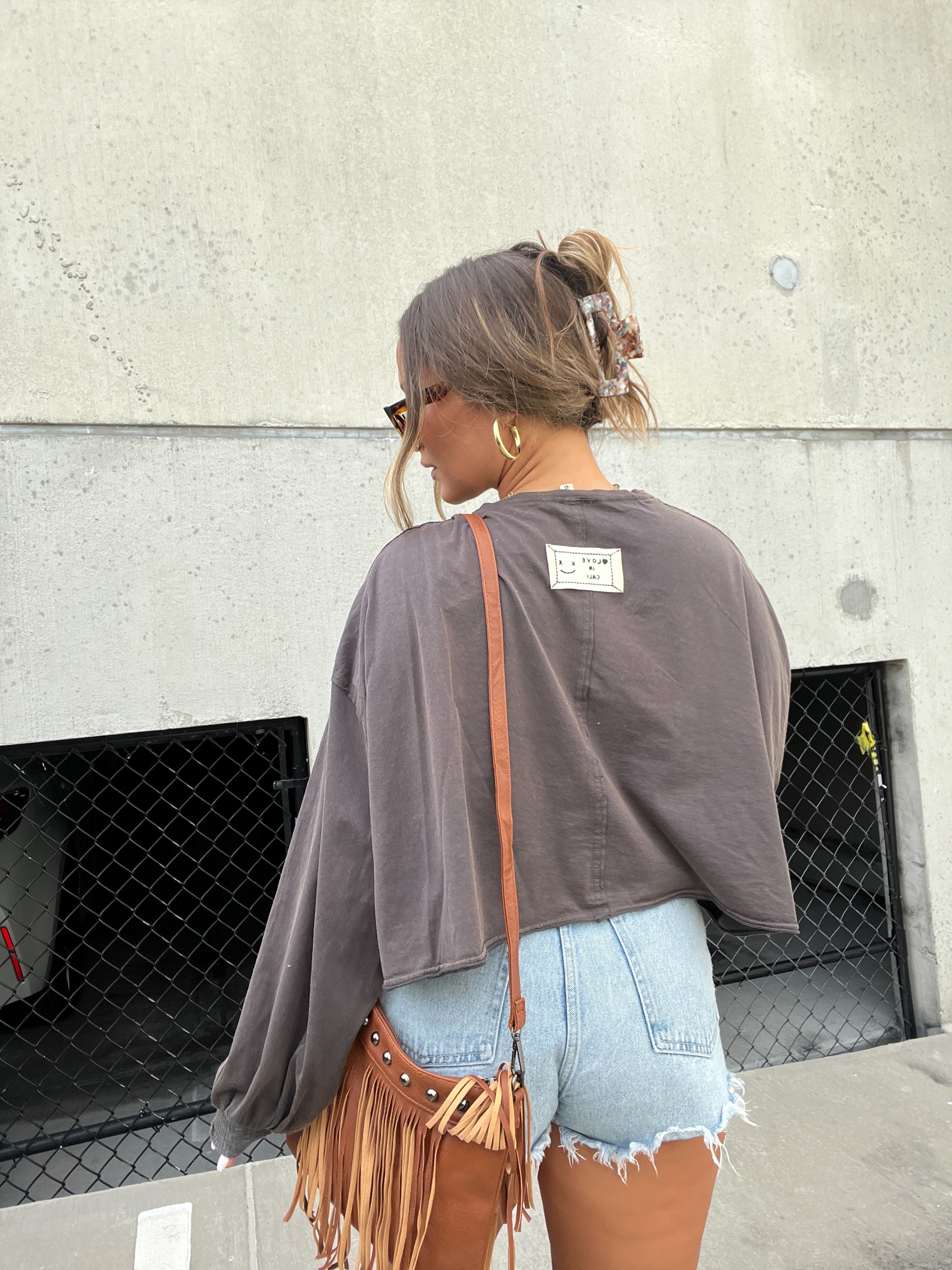SYDNI OVERSIZED TOP DEEP CHARCOAL