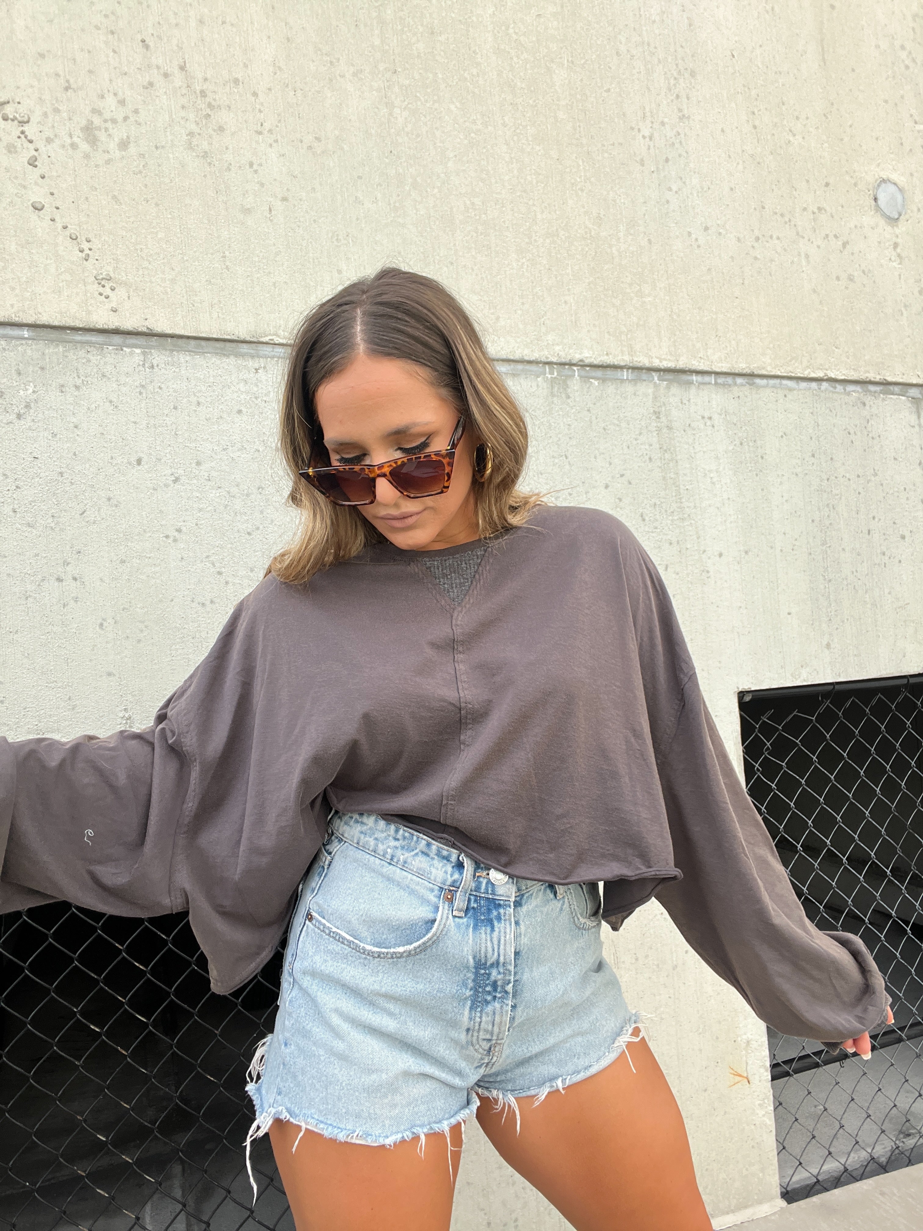 SYDNI OVERSIZED TOP DEEP CHARCOAL