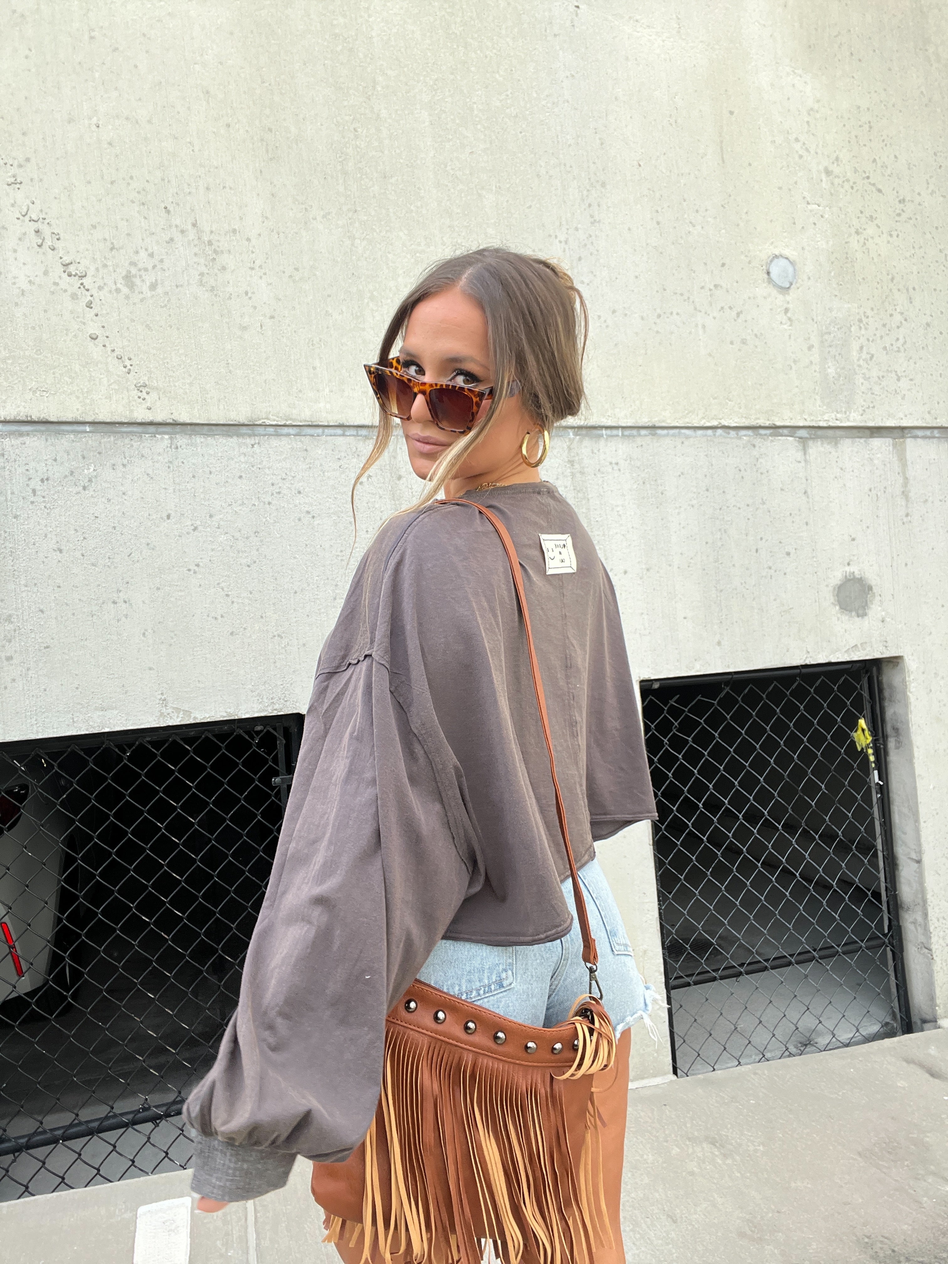 SYDNI OVERSIZED TOP DEEP CHARCOAL