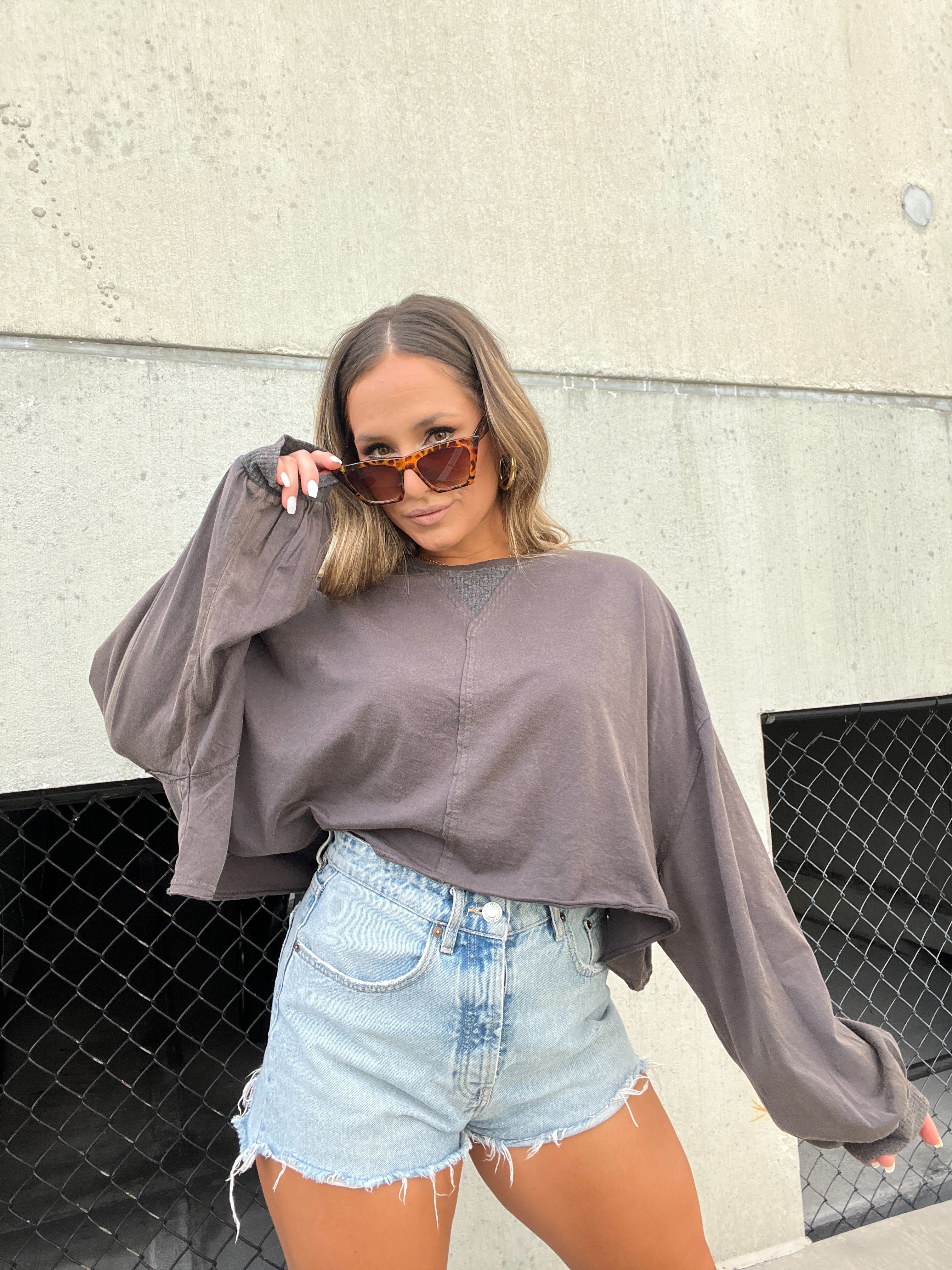 SYDNI OVERSIZED TOP DEEP CHARCOAL