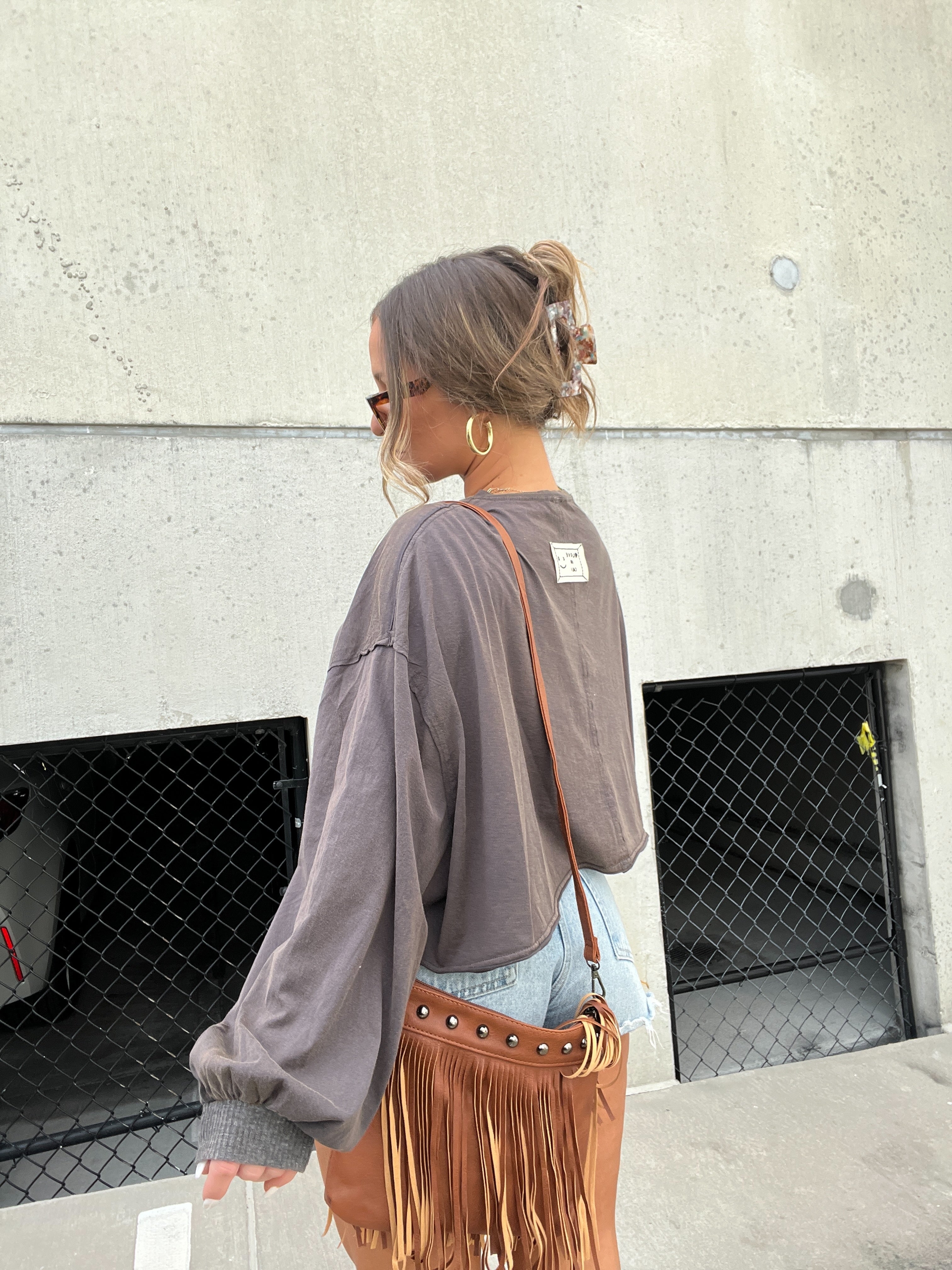 SYDNI OVERSIZED TOP DEEP CHARCOAL