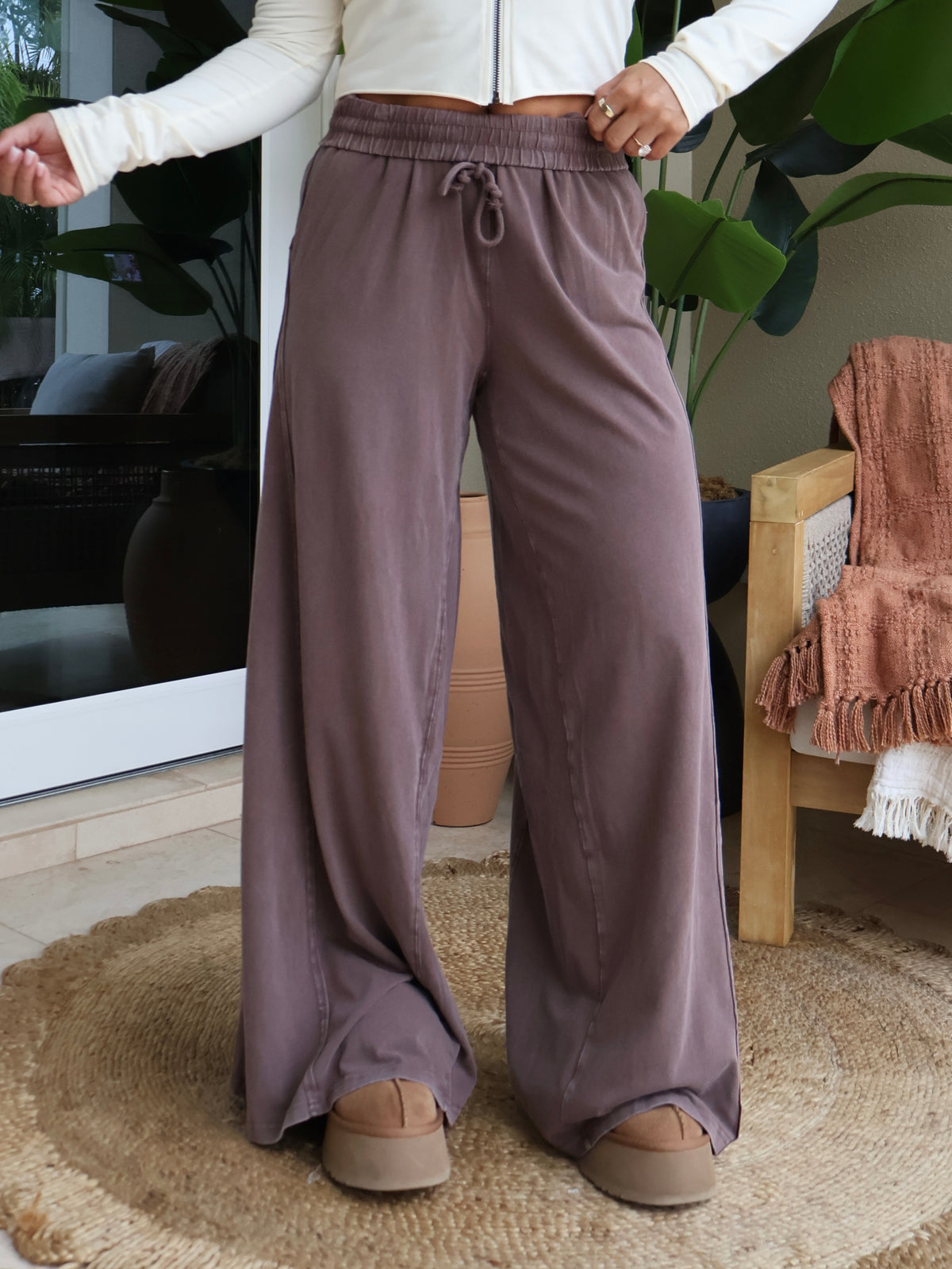 Easy Living Wide Leg Sweatpants Mocha
