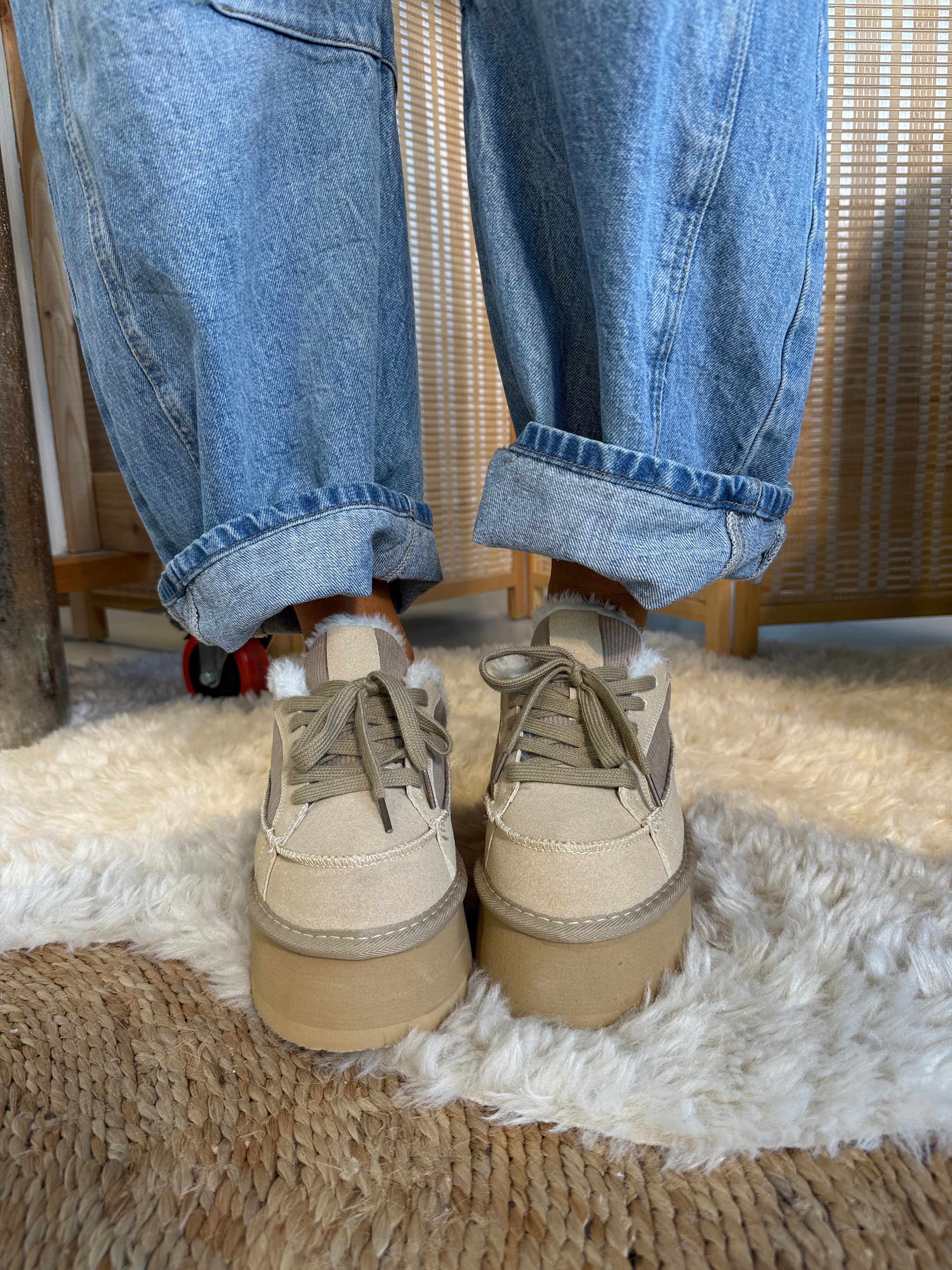 Tareeze Platform Slides Sand