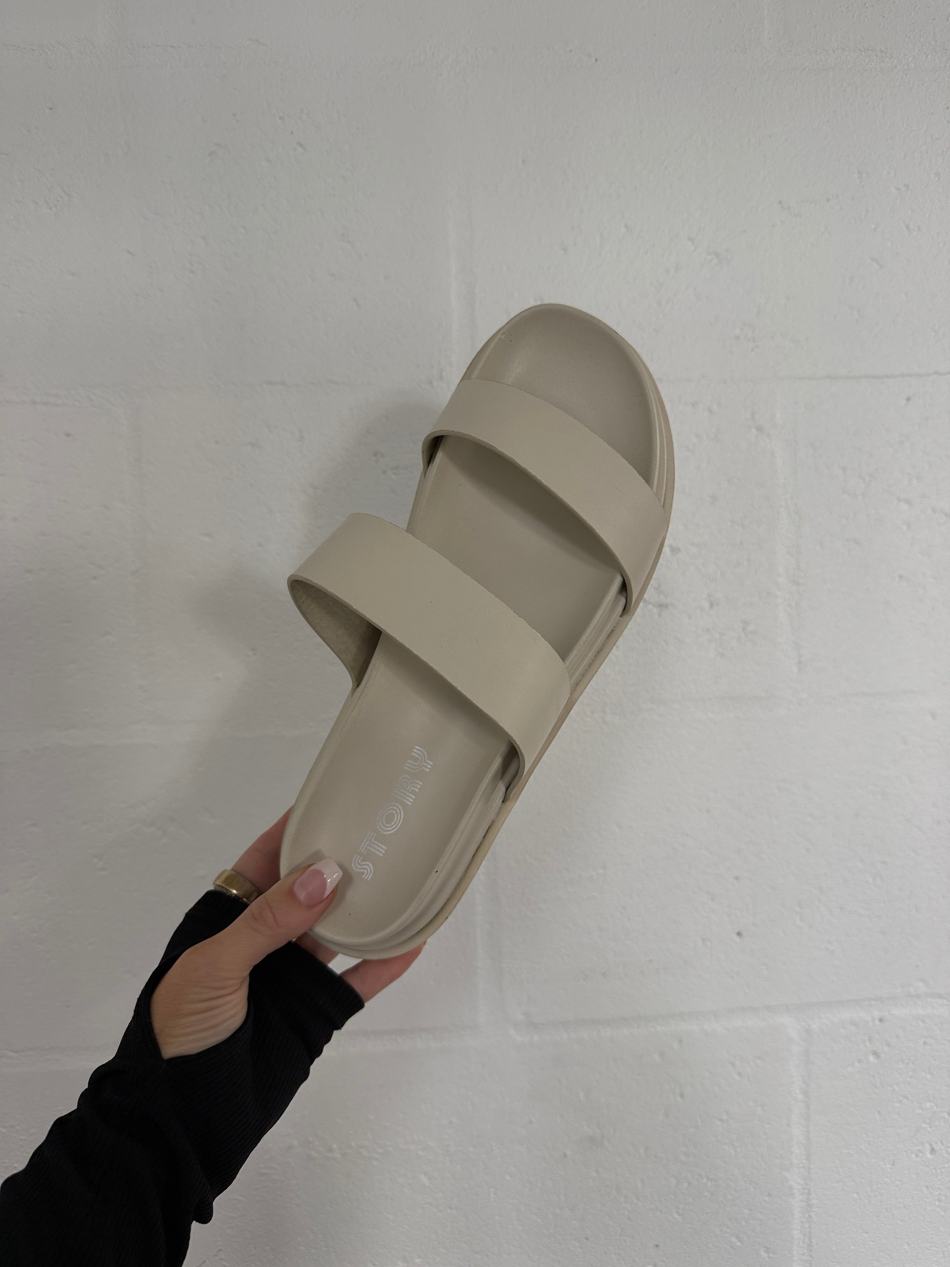 MAUVE STACKED SLIDES