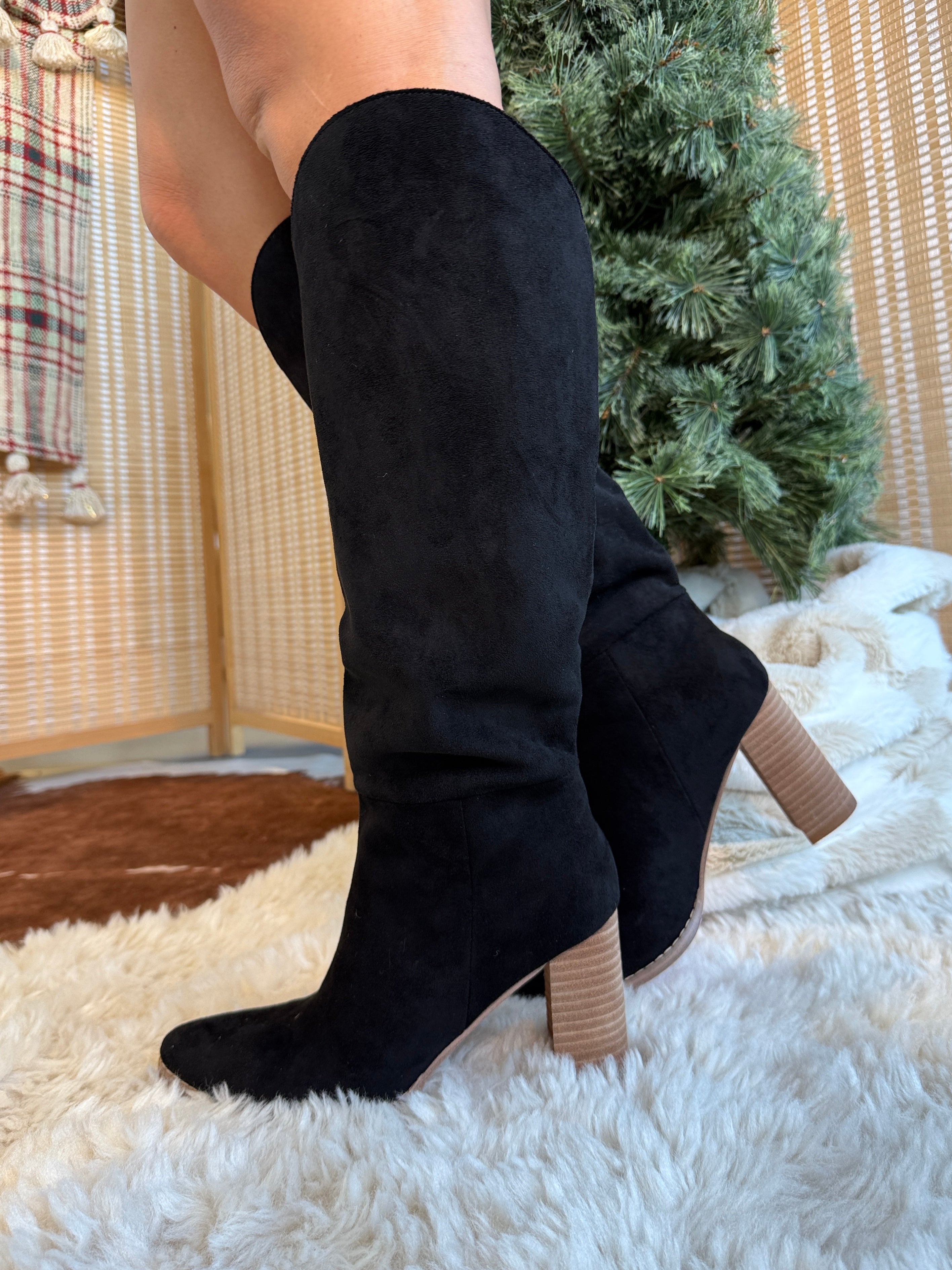 Naya Suede Boots Black