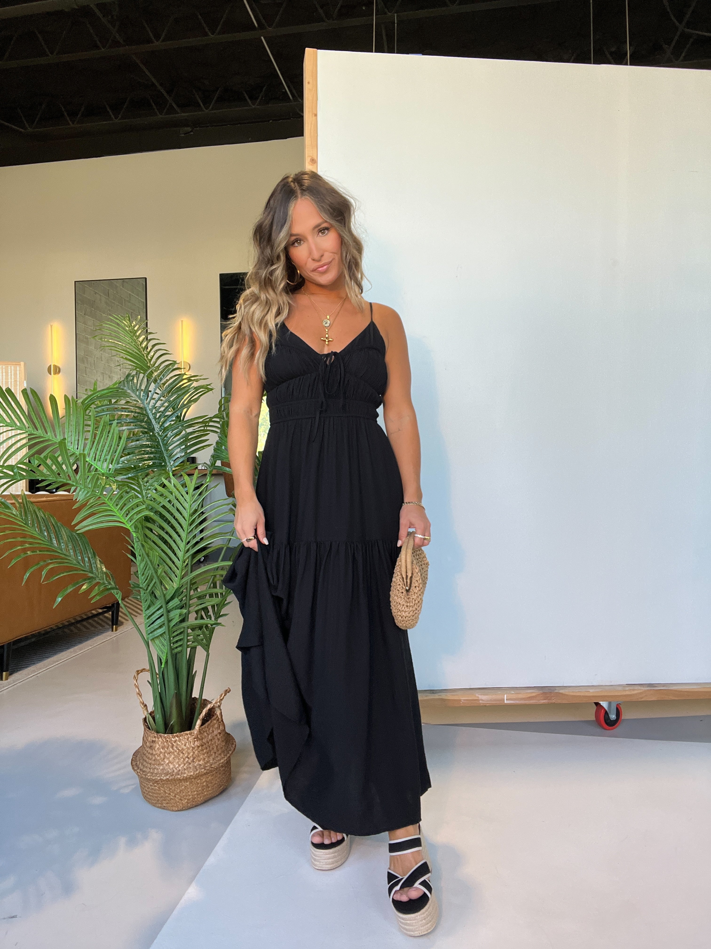 Georgia Peach Front Tie Midi Dress Black