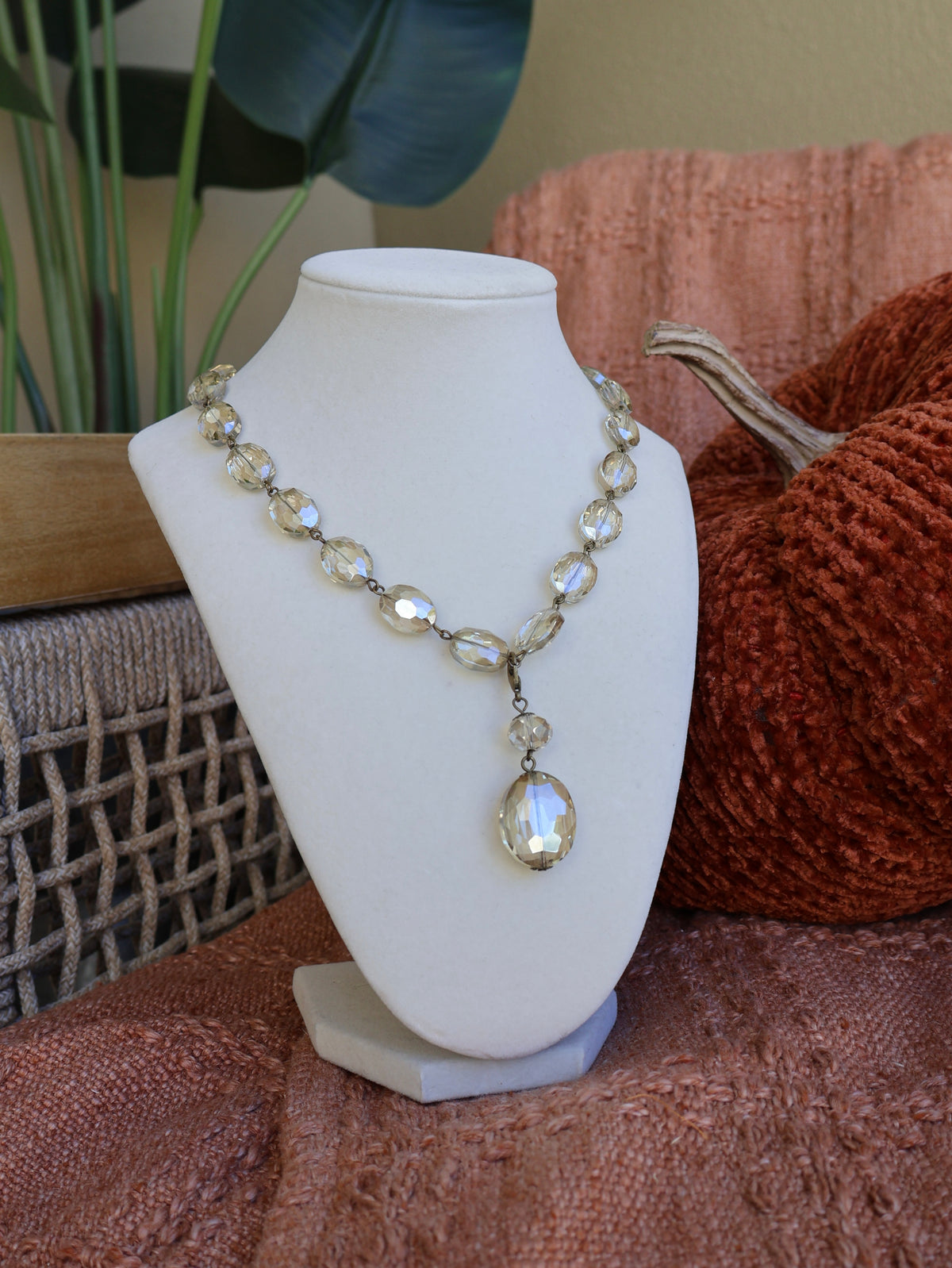 Elizabeth Gemstone Necklace Grey