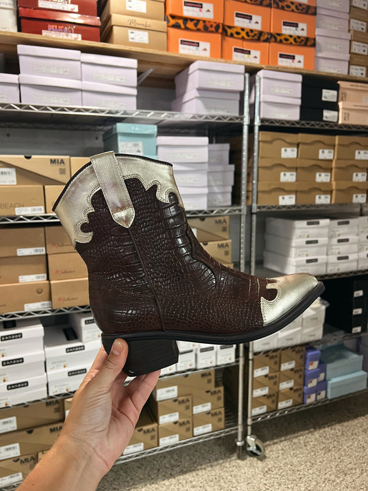 Kaine Cow Girl Booties Brown