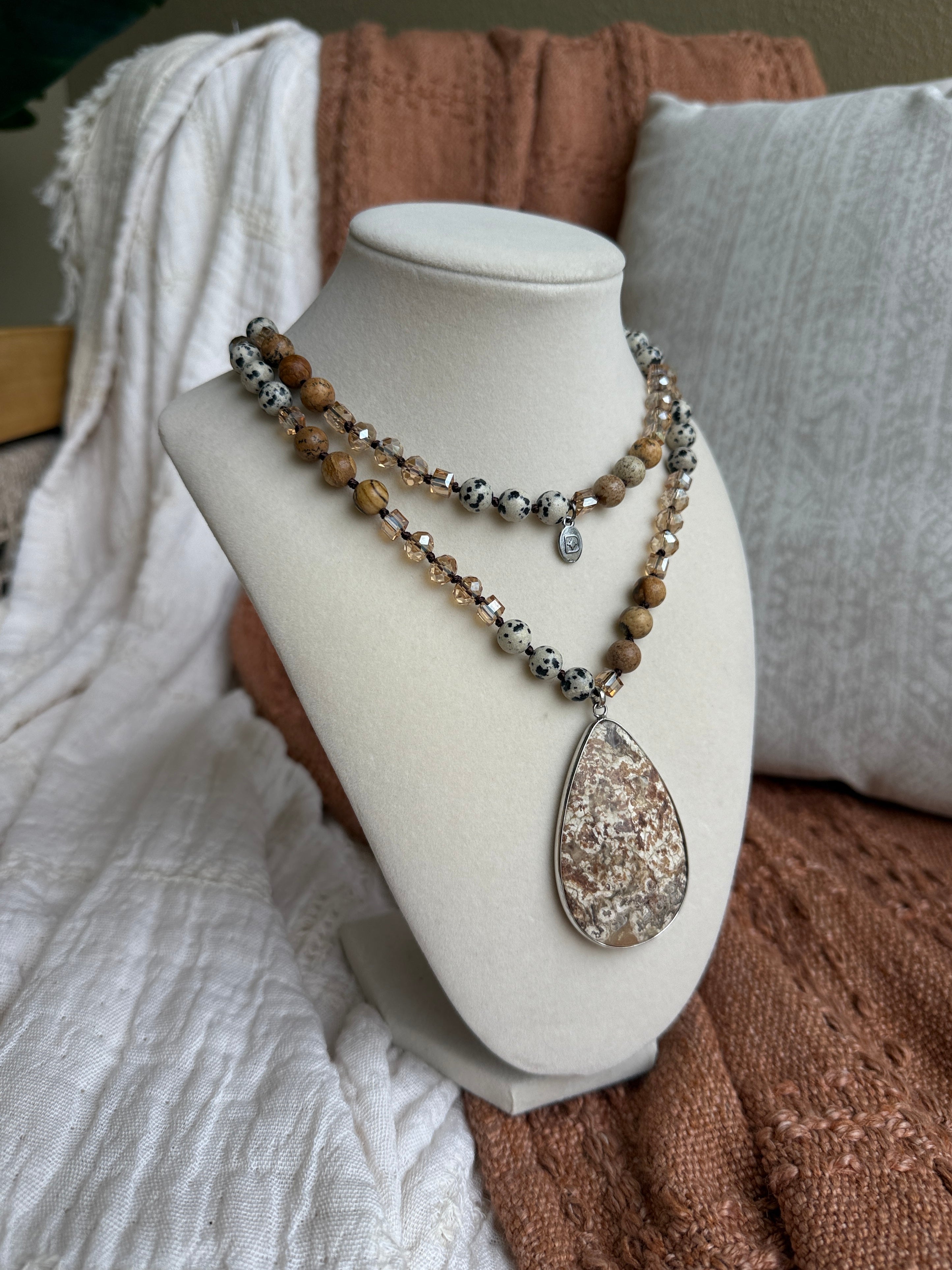 Paige Stone Necklace Beige