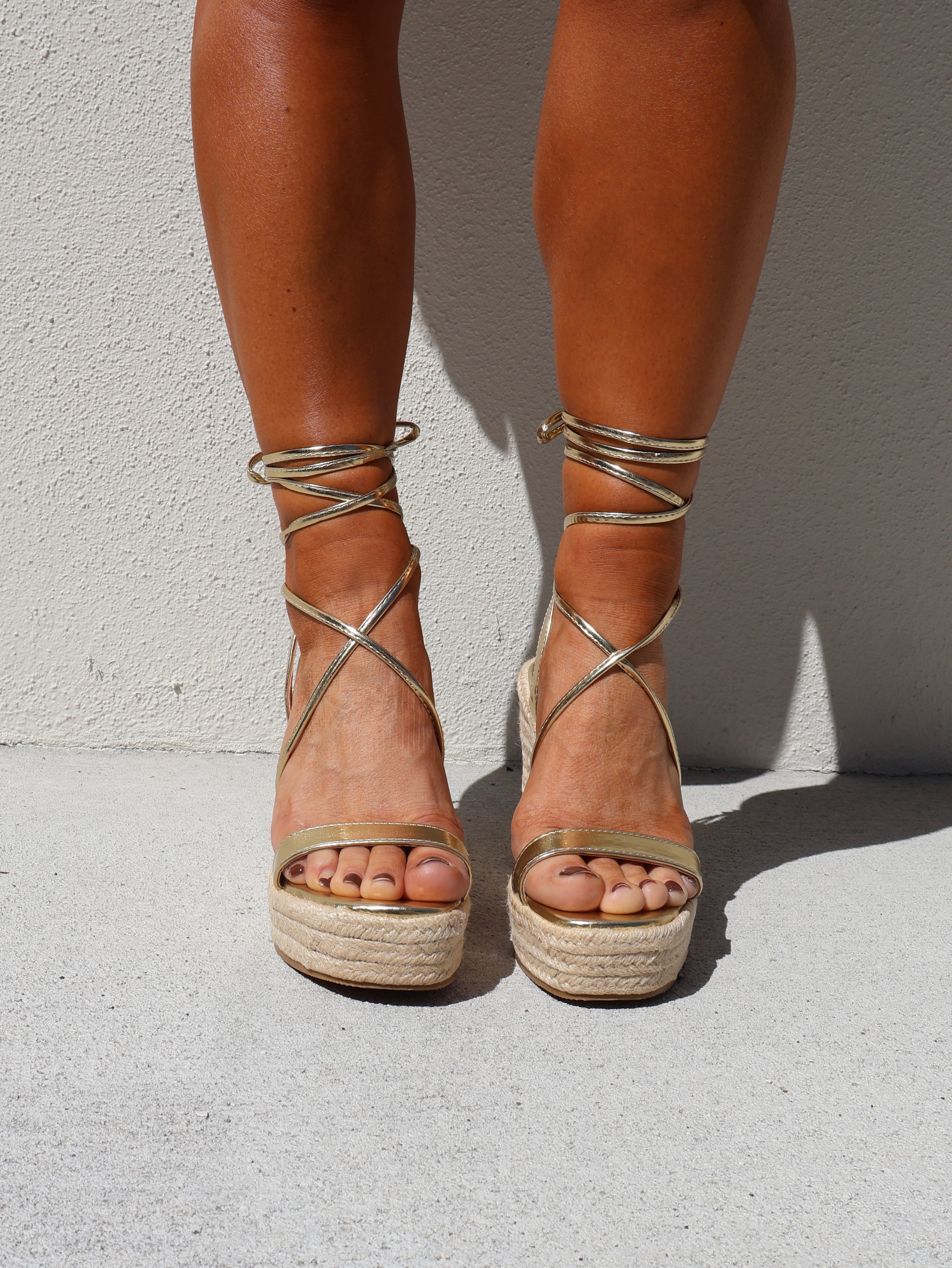 Elison Strappy Wedges Gold
