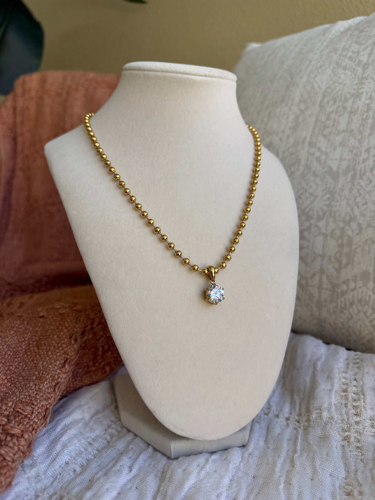 Stella Pendant Necklace Gold
