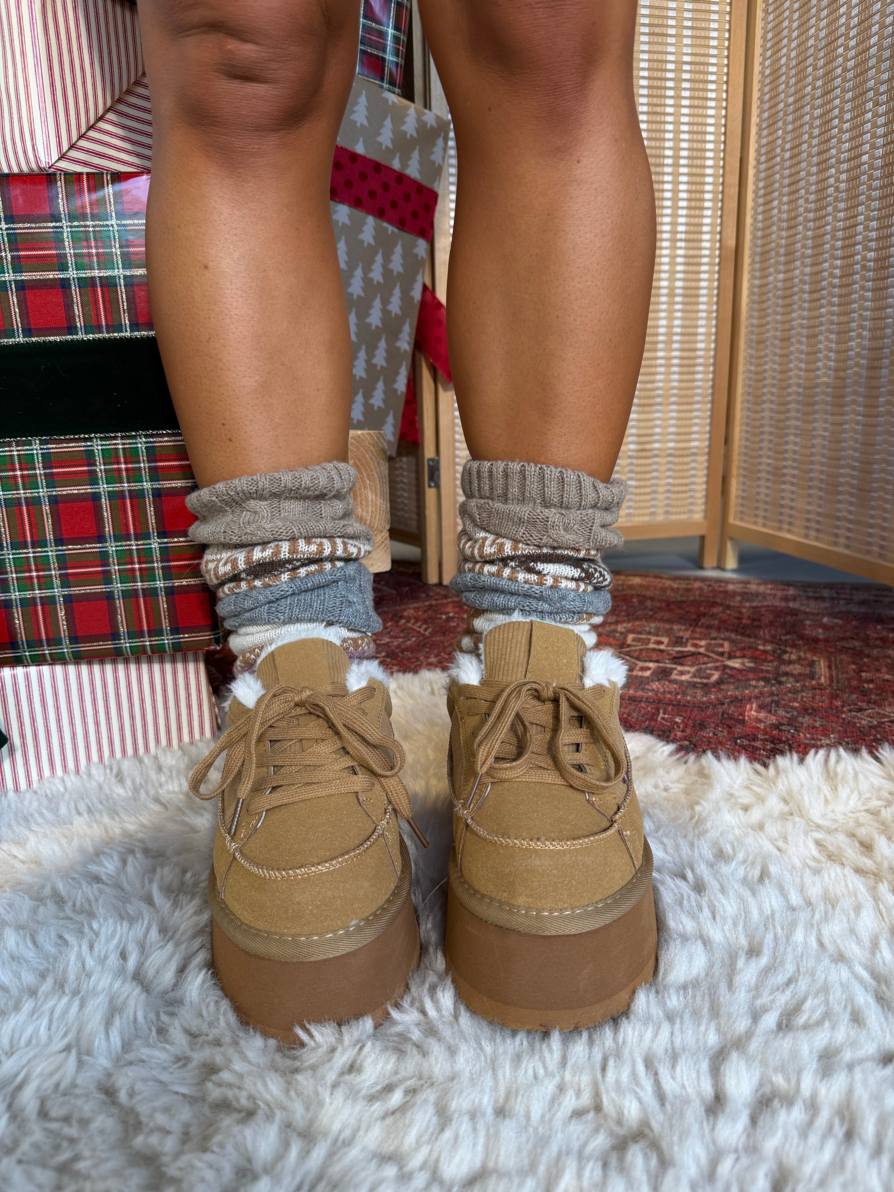 Nordic Snowflake Leg Warmers Taupe