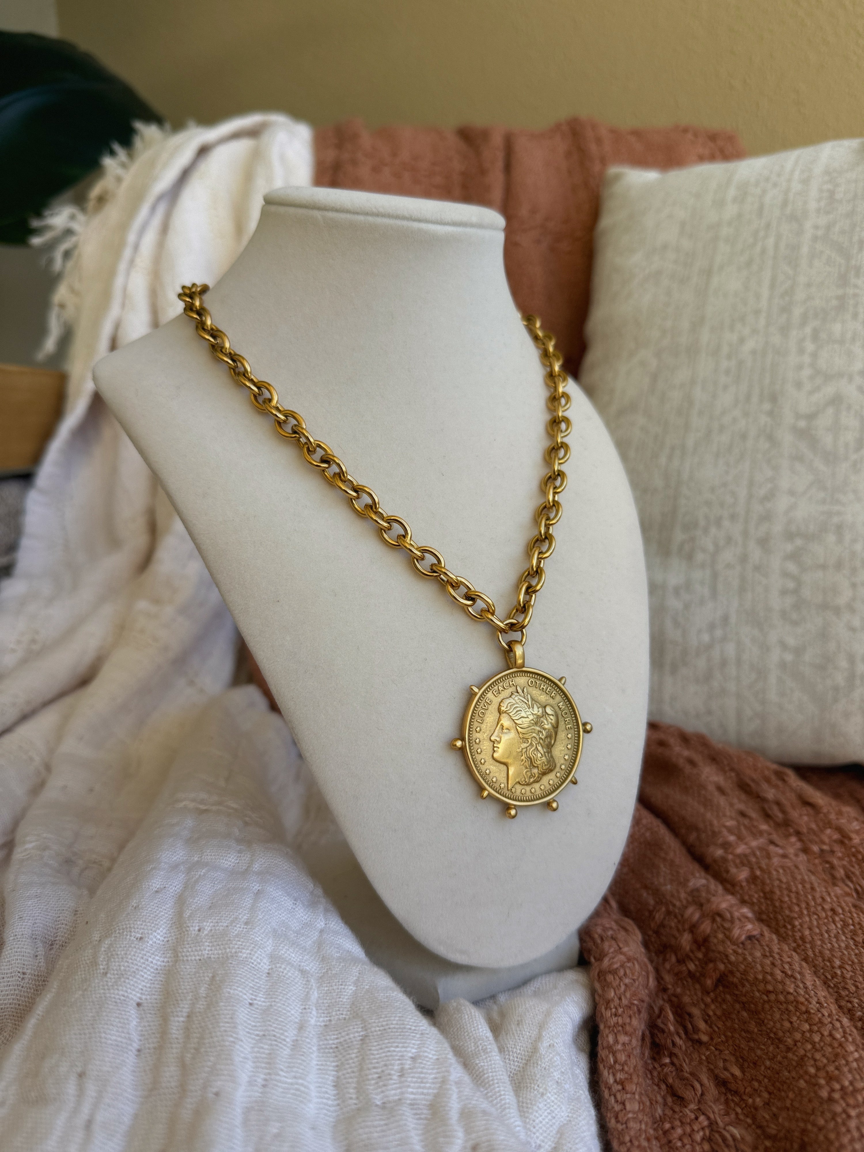 Cora Coin Necklace Gold