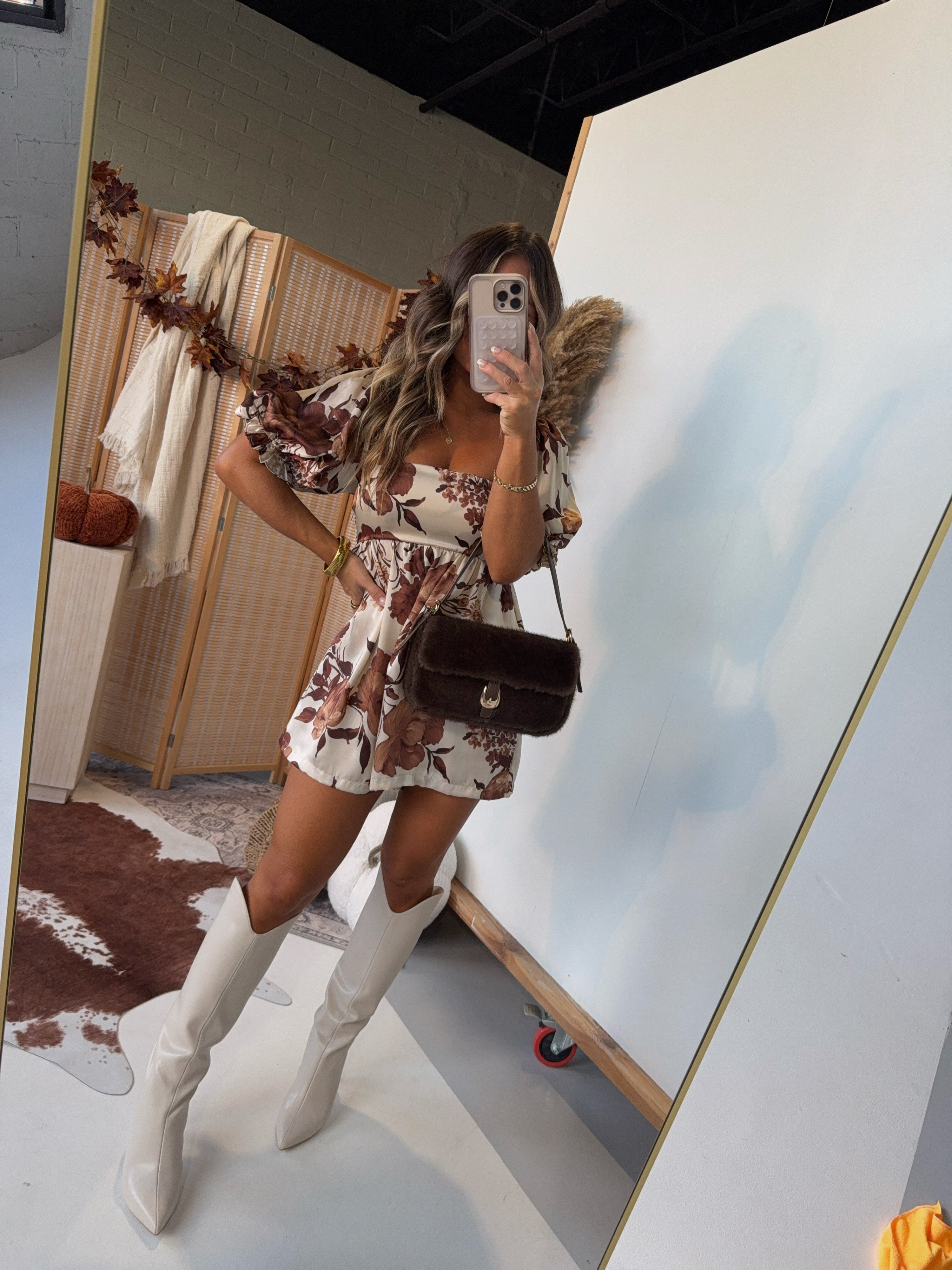 Fiora Suede Boots Cream