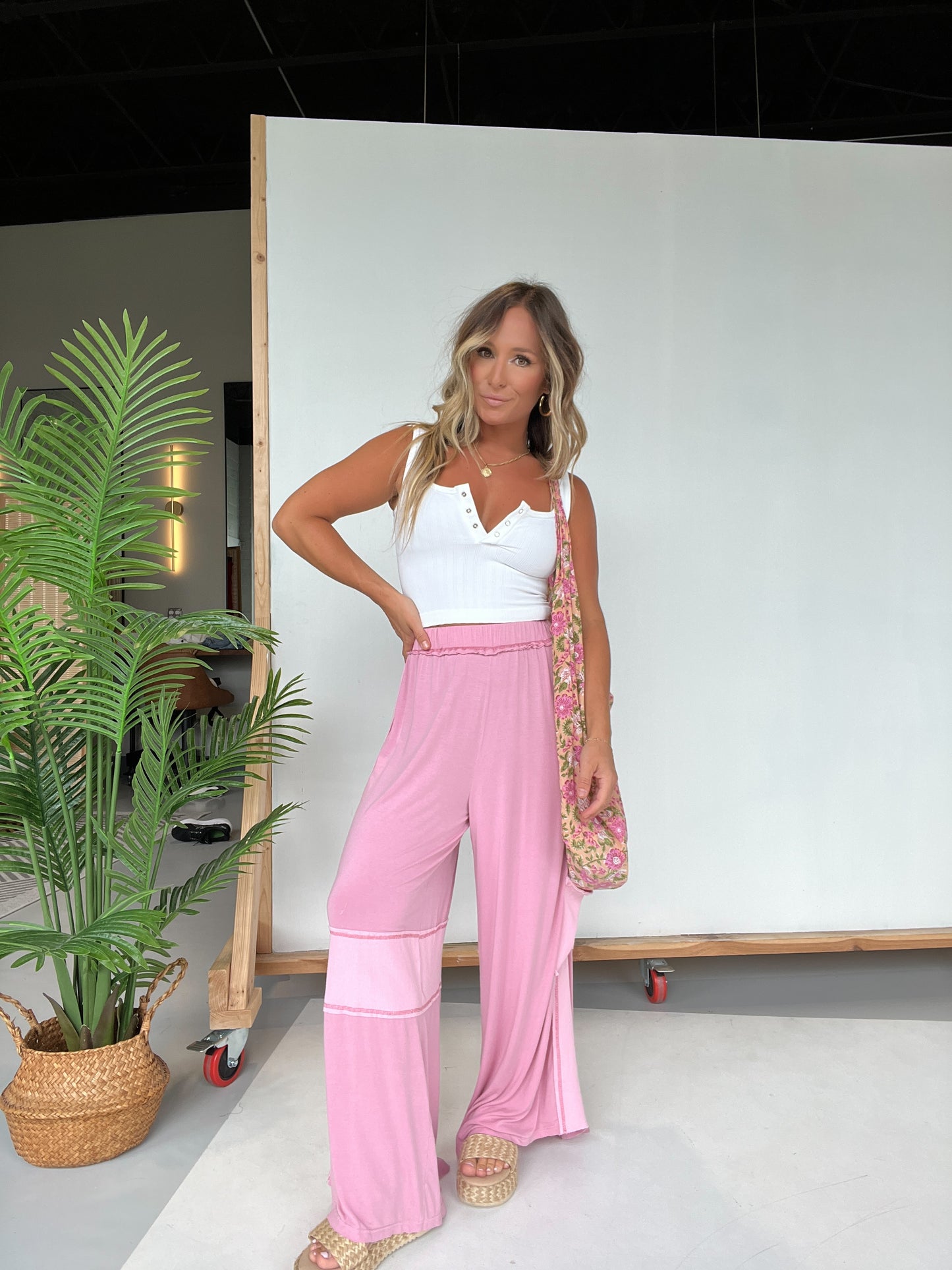 Relaxed Mornings Lounge Pants Pink