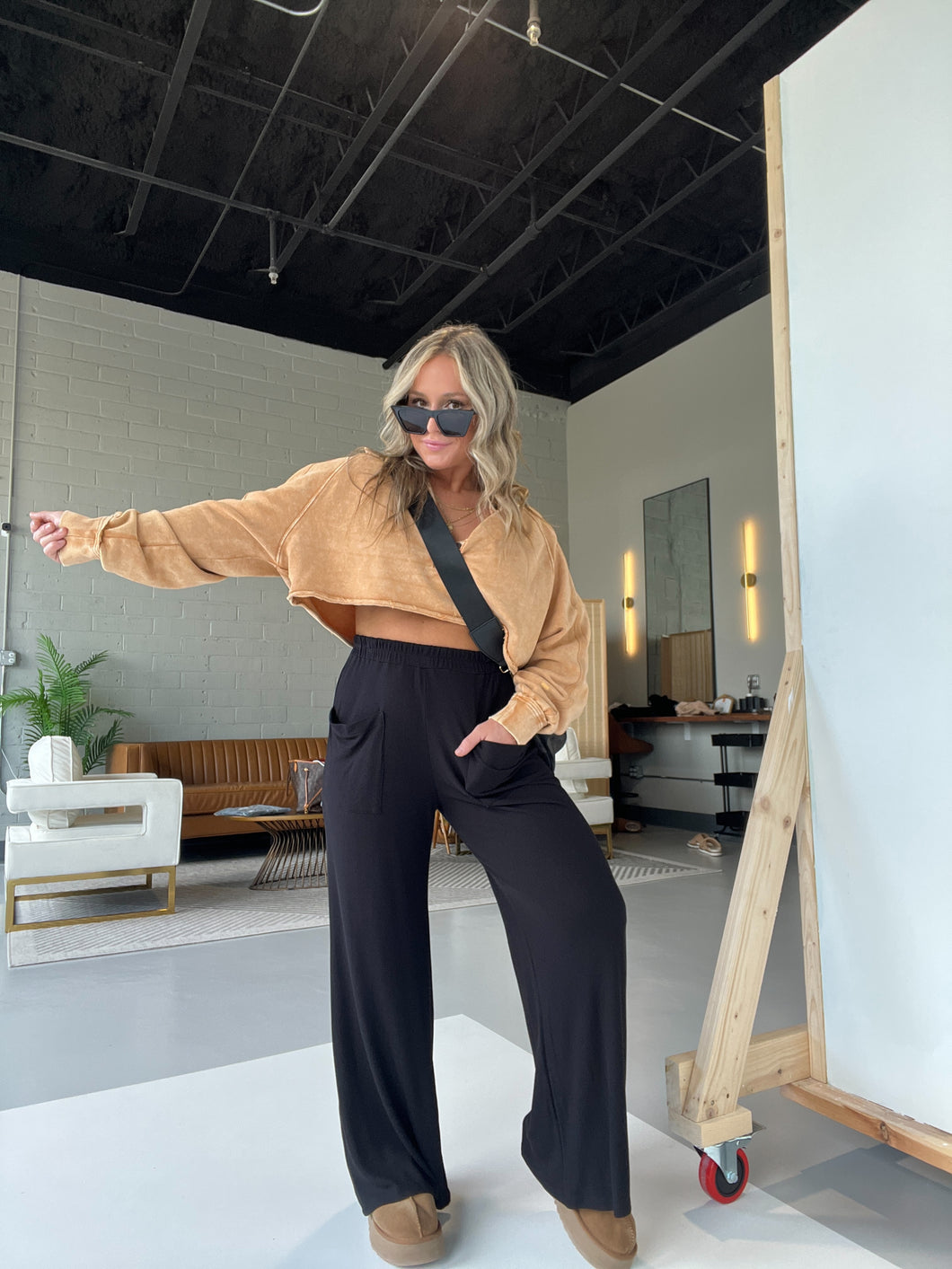 SIMPLE AS CAN BE LOUNGE PANTS BLACK
