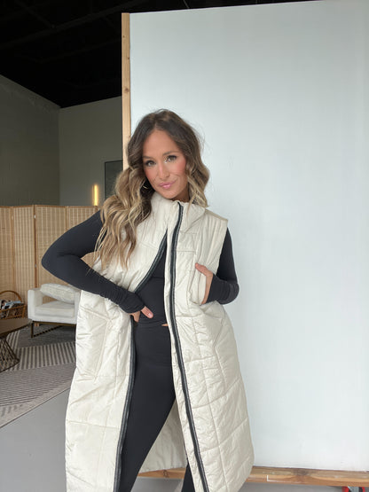 Alaska Bound Long Puffer Vest Creme