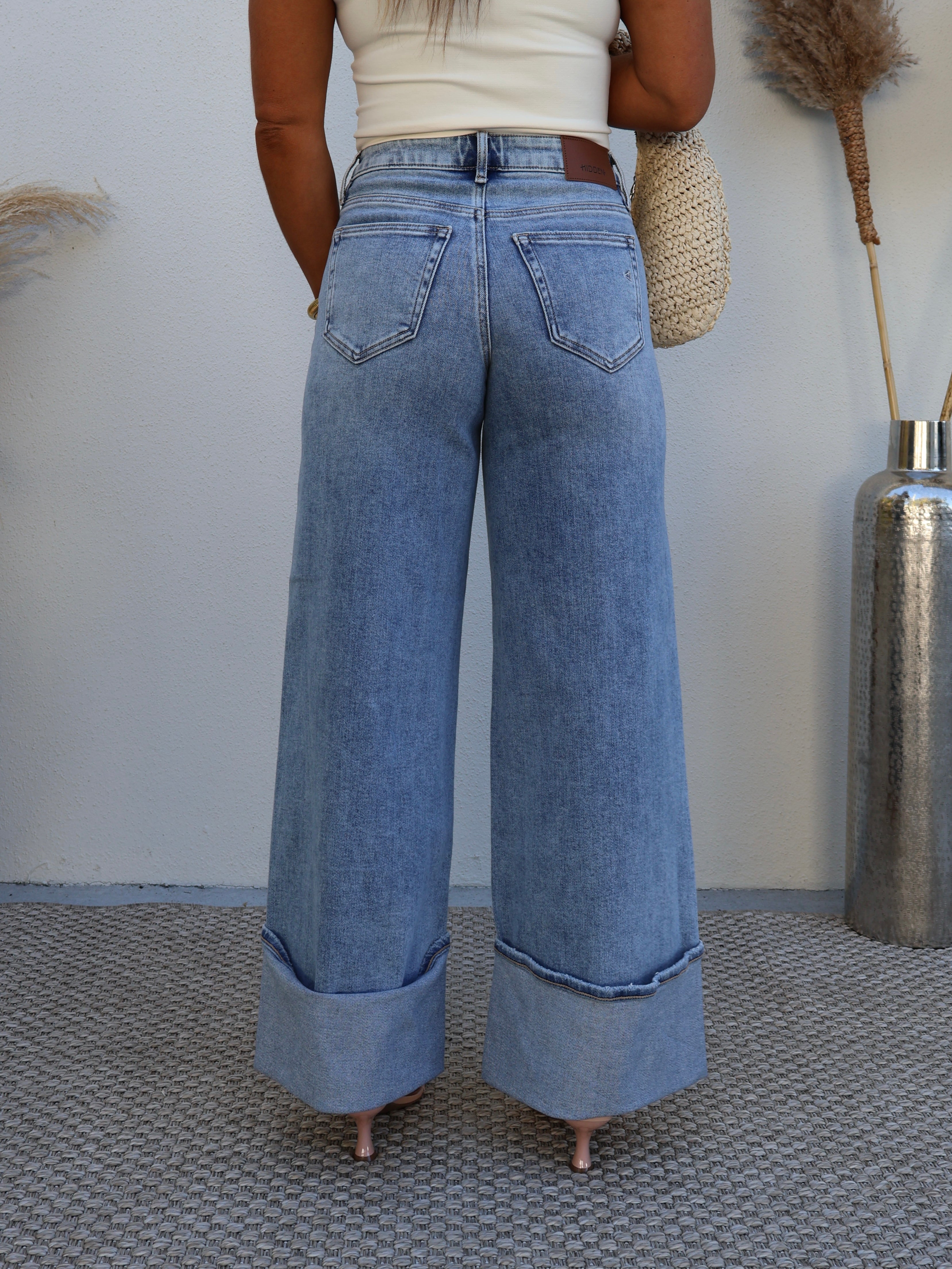 Janie Cuffed Wide Leg Jeans Medium