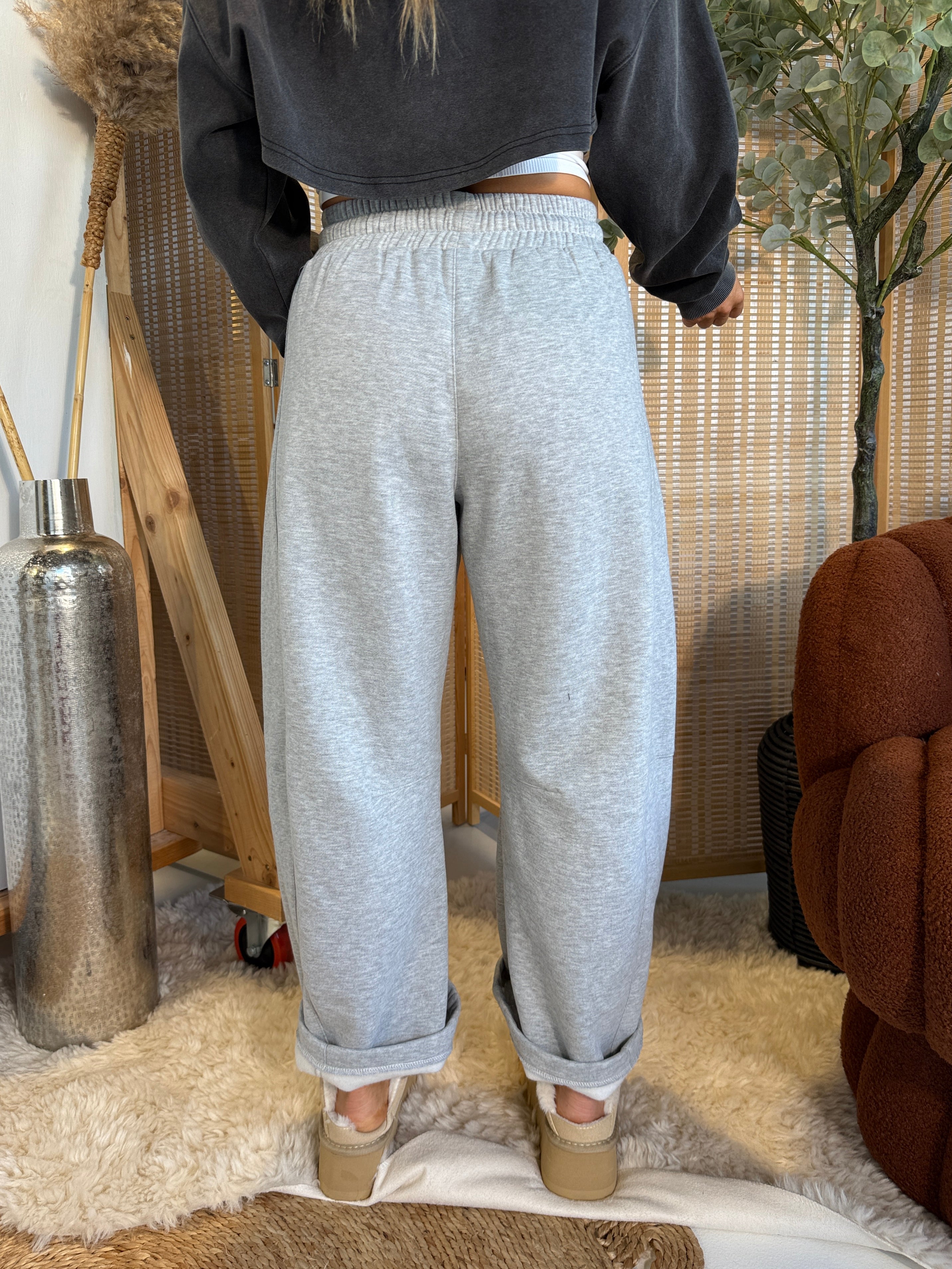 Back to Friends Barrel Sweats Heather Grey