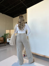Load image into Gallery viewer, Riri Cargo Sweatpants Taupe

